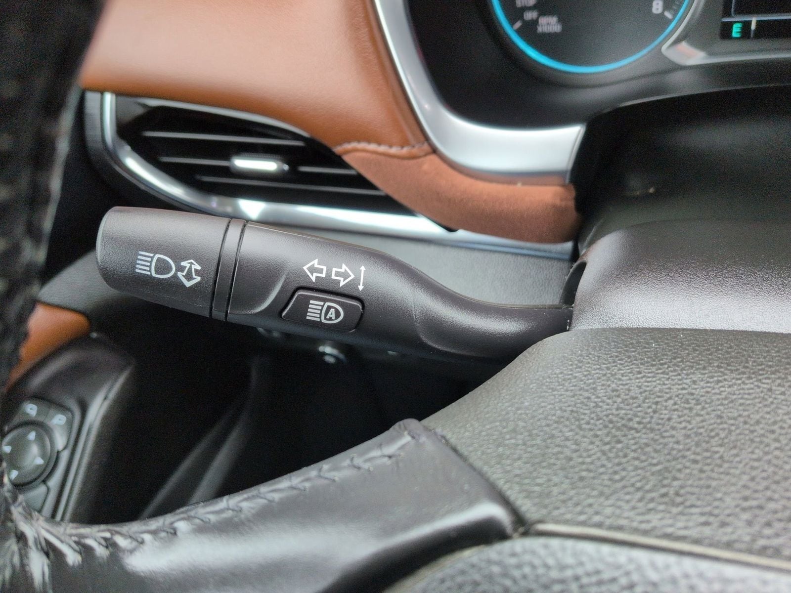 Thumbnail: 2018 Chevrolet Traverse - 31