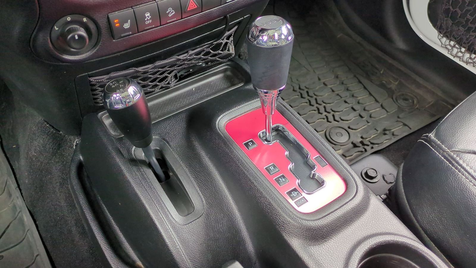 2016 Jeep Wrangler Unlimited Rubicon 34