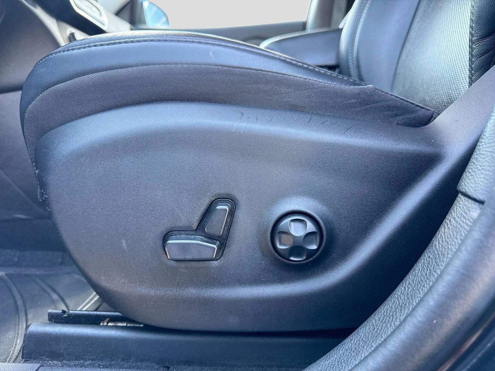 Thumbnail: 2021 Jeep Cherokee - 3