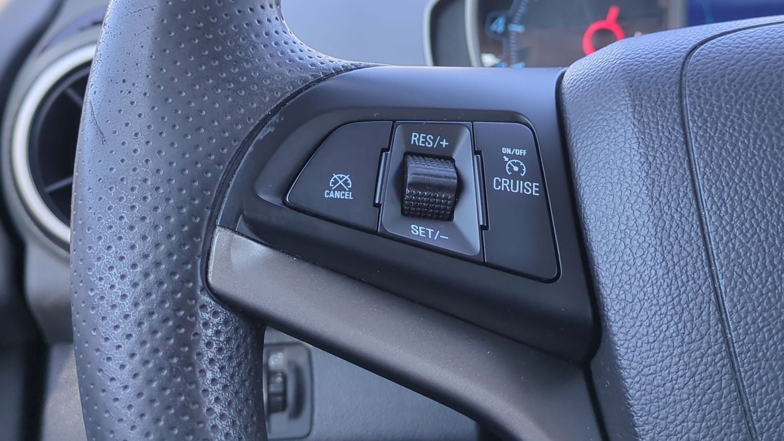 Thumbnail: 2014 Chevrolet Sonic - 33