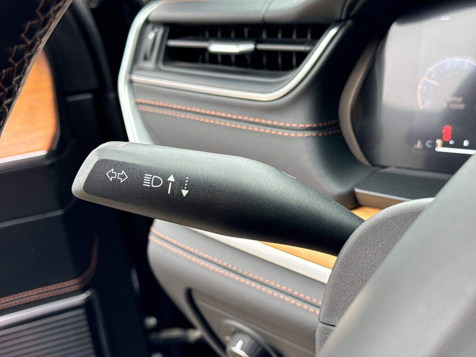 Thumbnail: 2021 Jeep Grand Cherokee L - 32