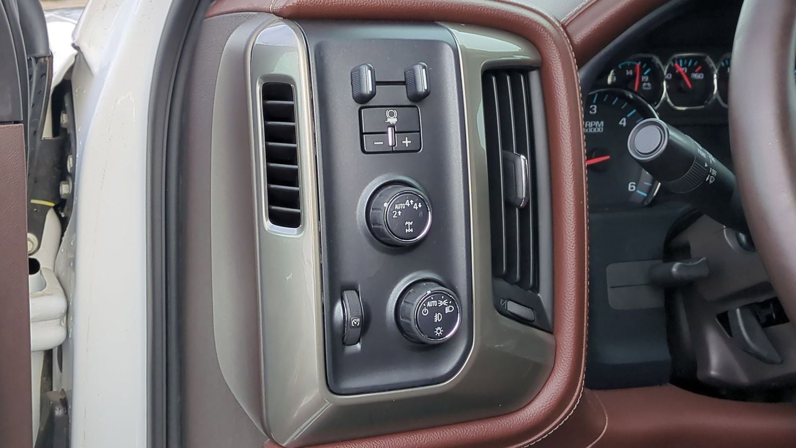 Thumbnail: 2017 Chevrolet Silverado 1500 - 18