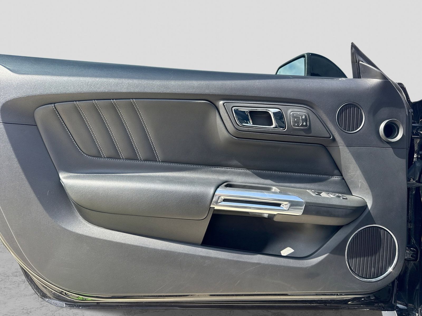 Thumbnail: 2016 Ford Mustang - 28