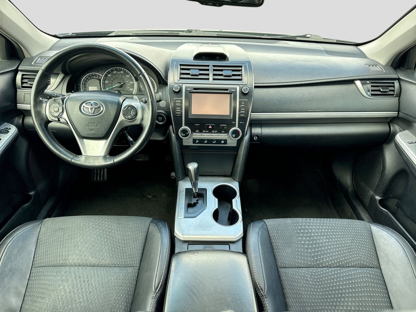 Thumbnail: 2013 Toyota Camry - 17