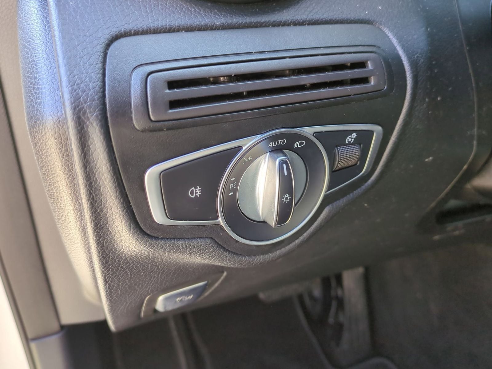 Thumbnail: 2017 Mercedes-Benz GLC - 19