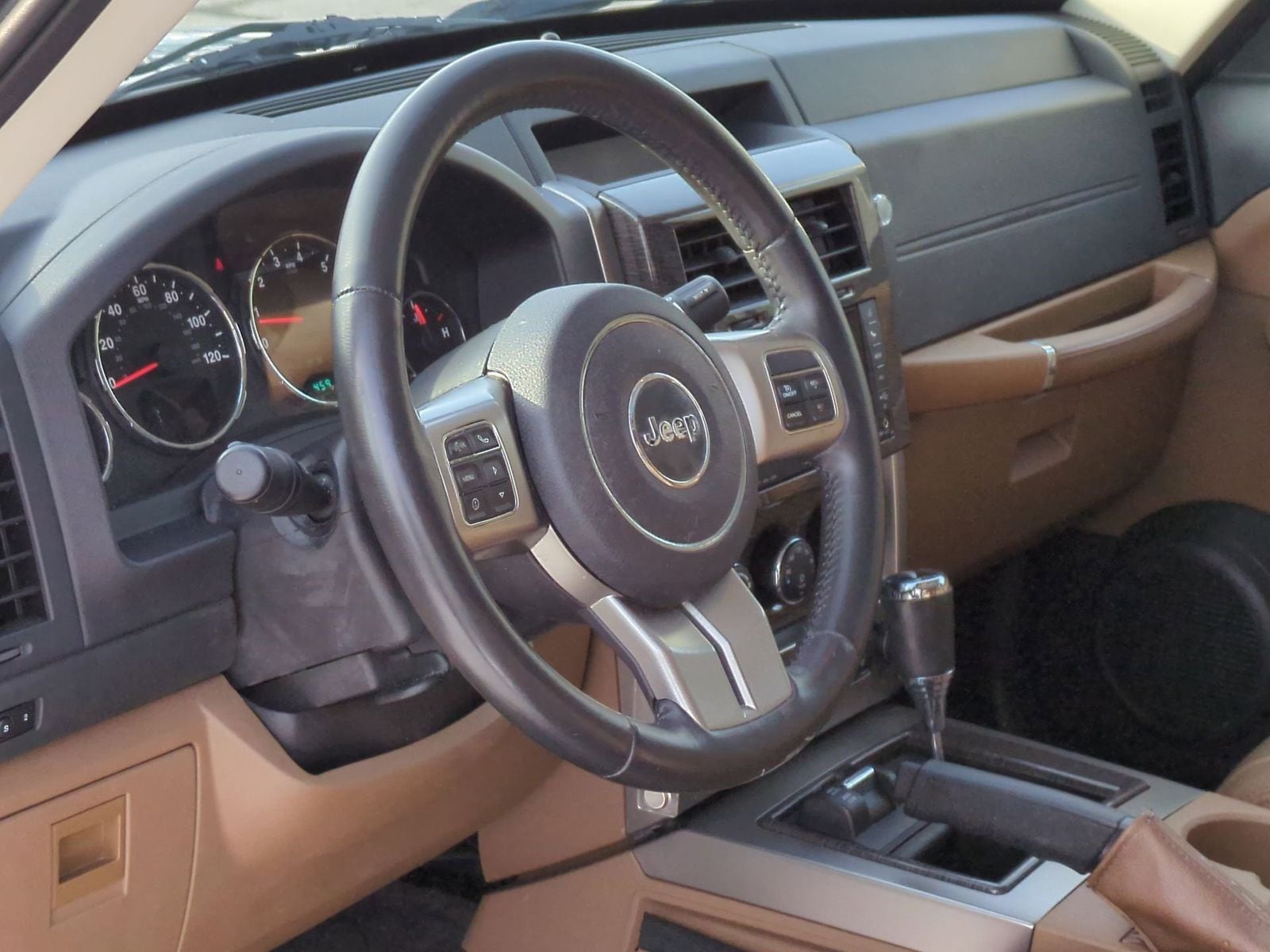 Thumbnail: 2012 Jeep Liberty - 2