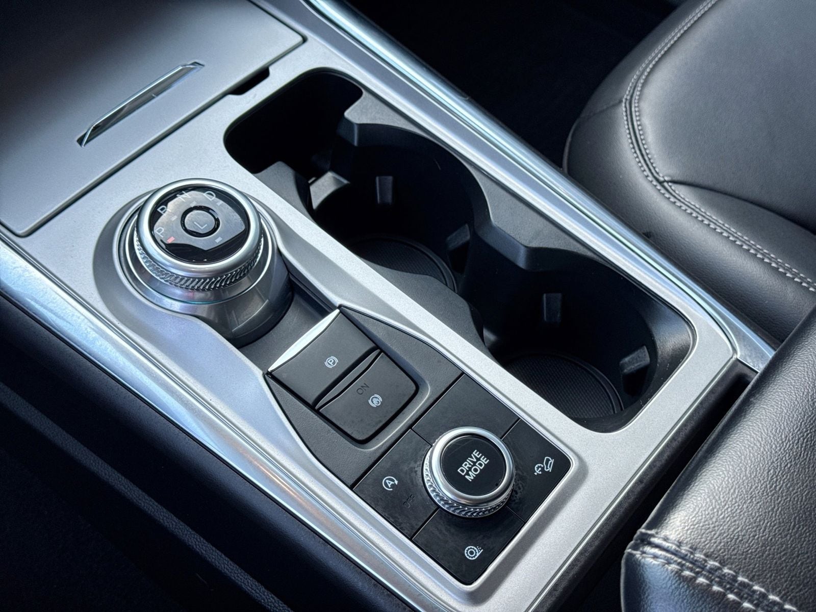 Thumbnail: 2024 Ford Explorer - 35