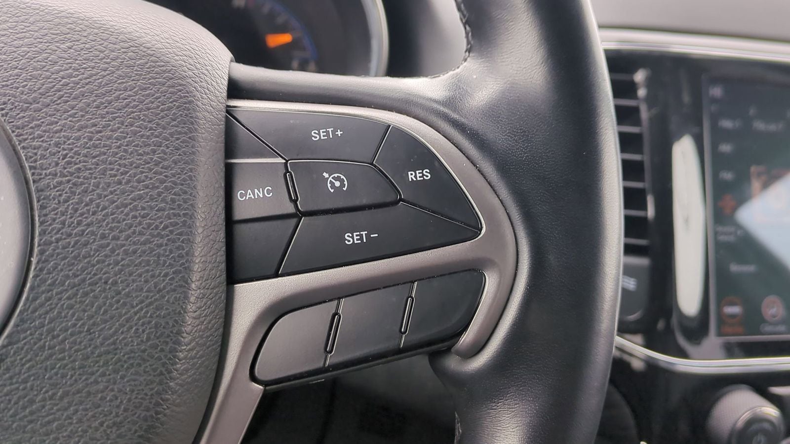 Thumbnail: 2022 Jeep Grand Cherokee - 28