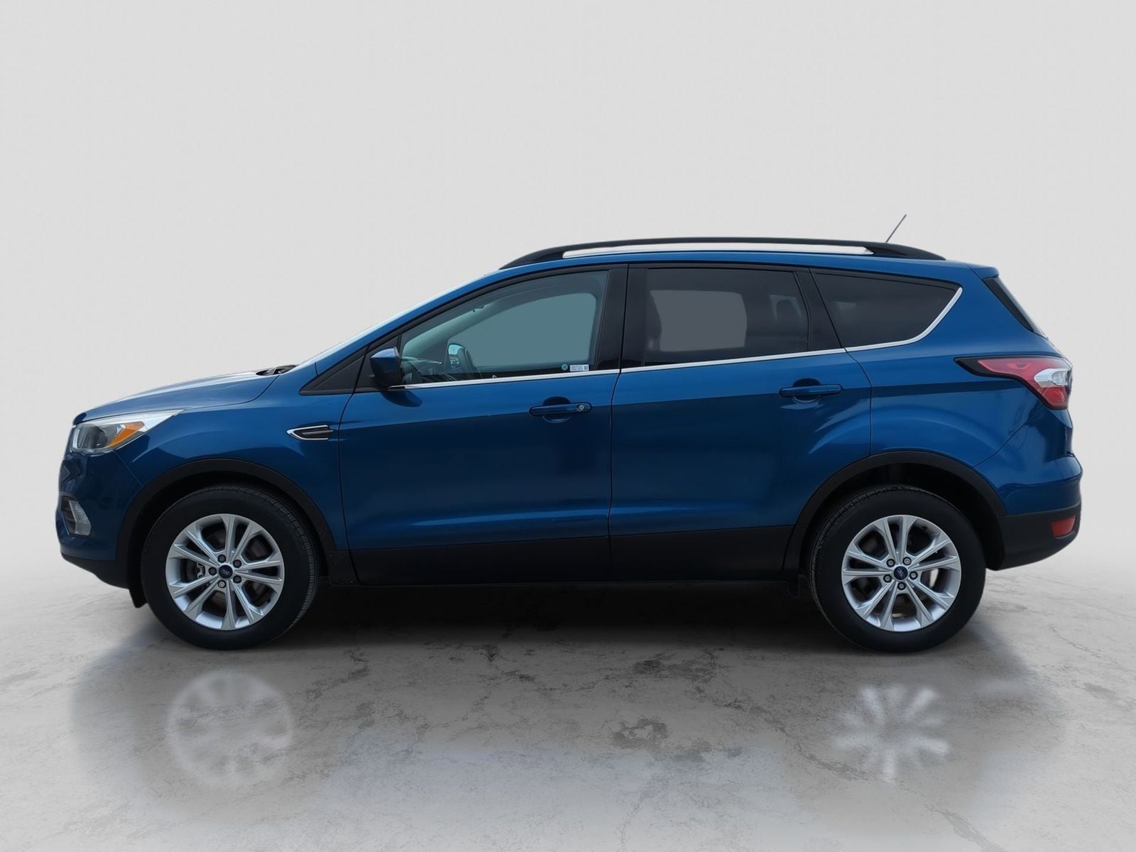 Thumbnail: 2018 Ford Escape - 3