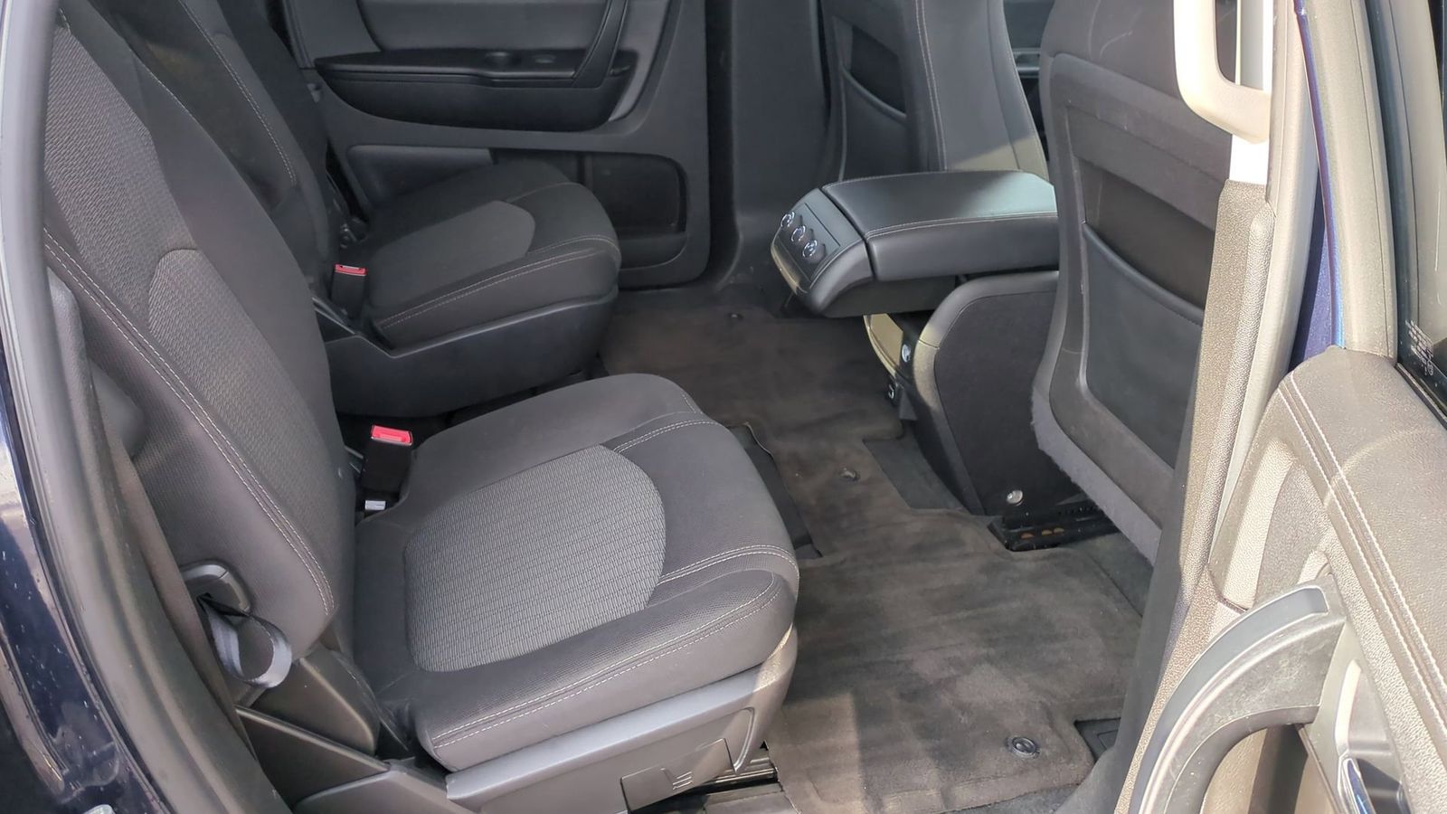 Thumbnail: 2017 Chevrolet Traverse - 20