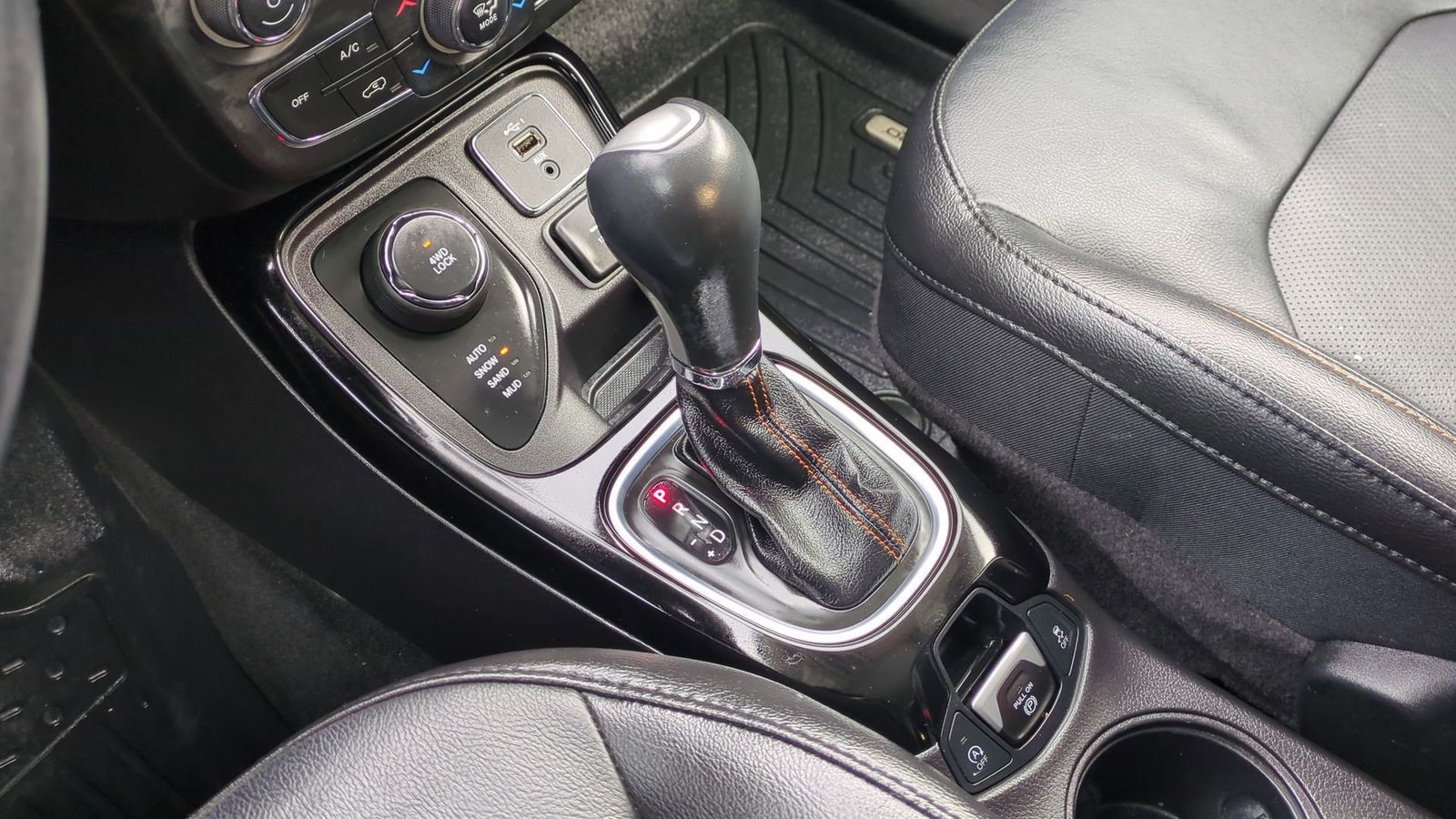 Thumbnail: 2020 Jeep Compass - 34