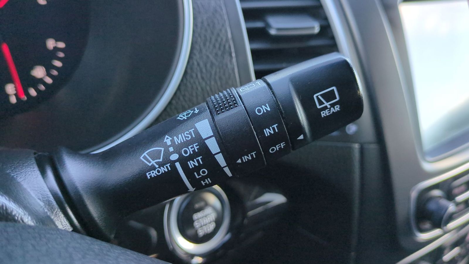 Thumbnail: 2014 Kia Sorento - 25