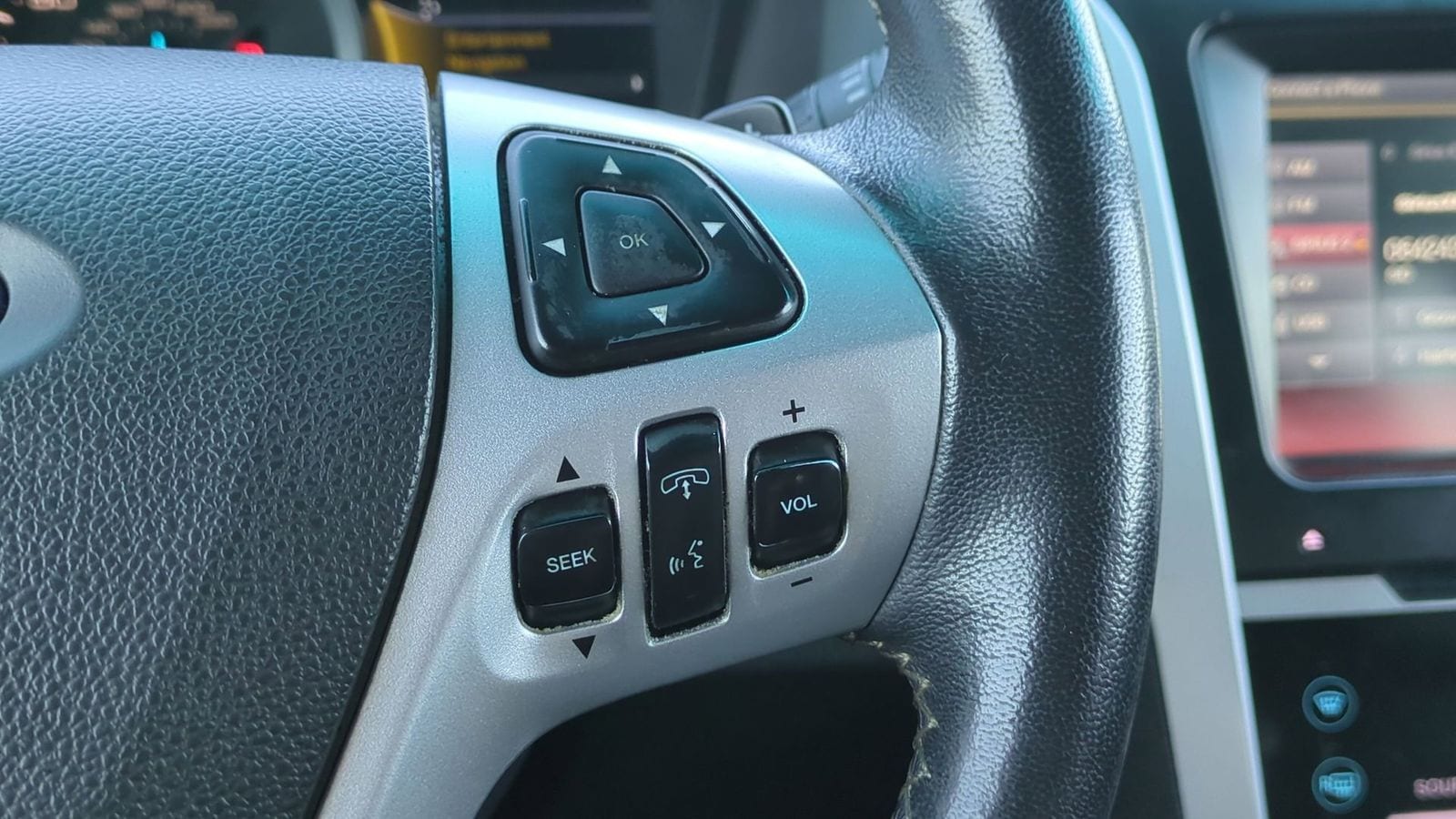 Thumbnail: 2015 Ford Explorer - 28