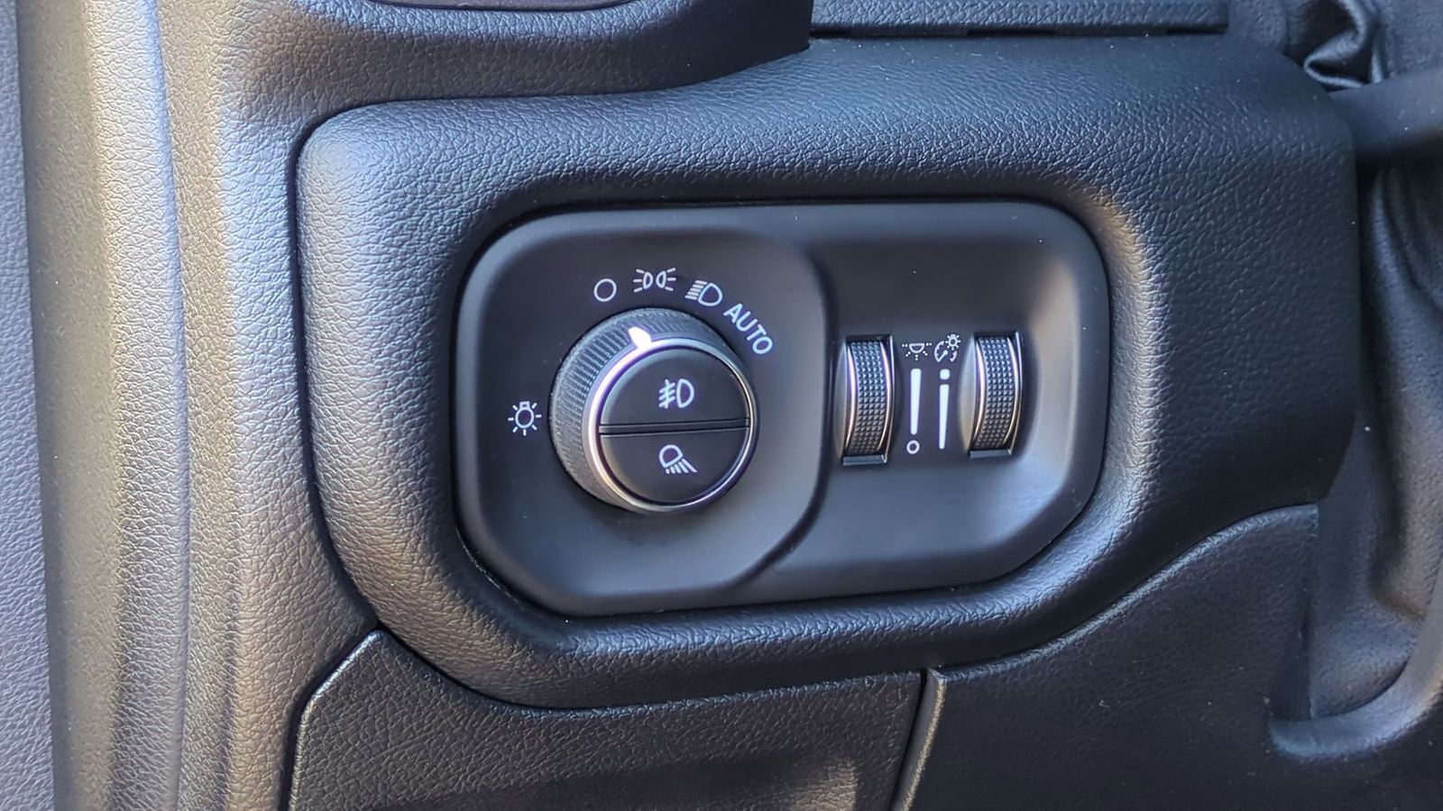 Thumbnail: 2020 RAM 1500 - 19