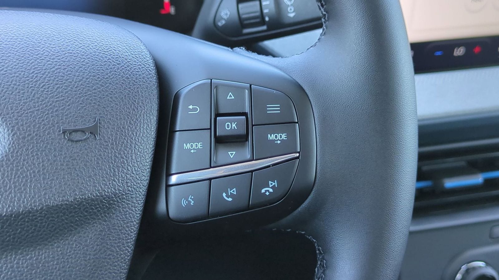 Thumbnail: 2025 Ford Maverick - 21