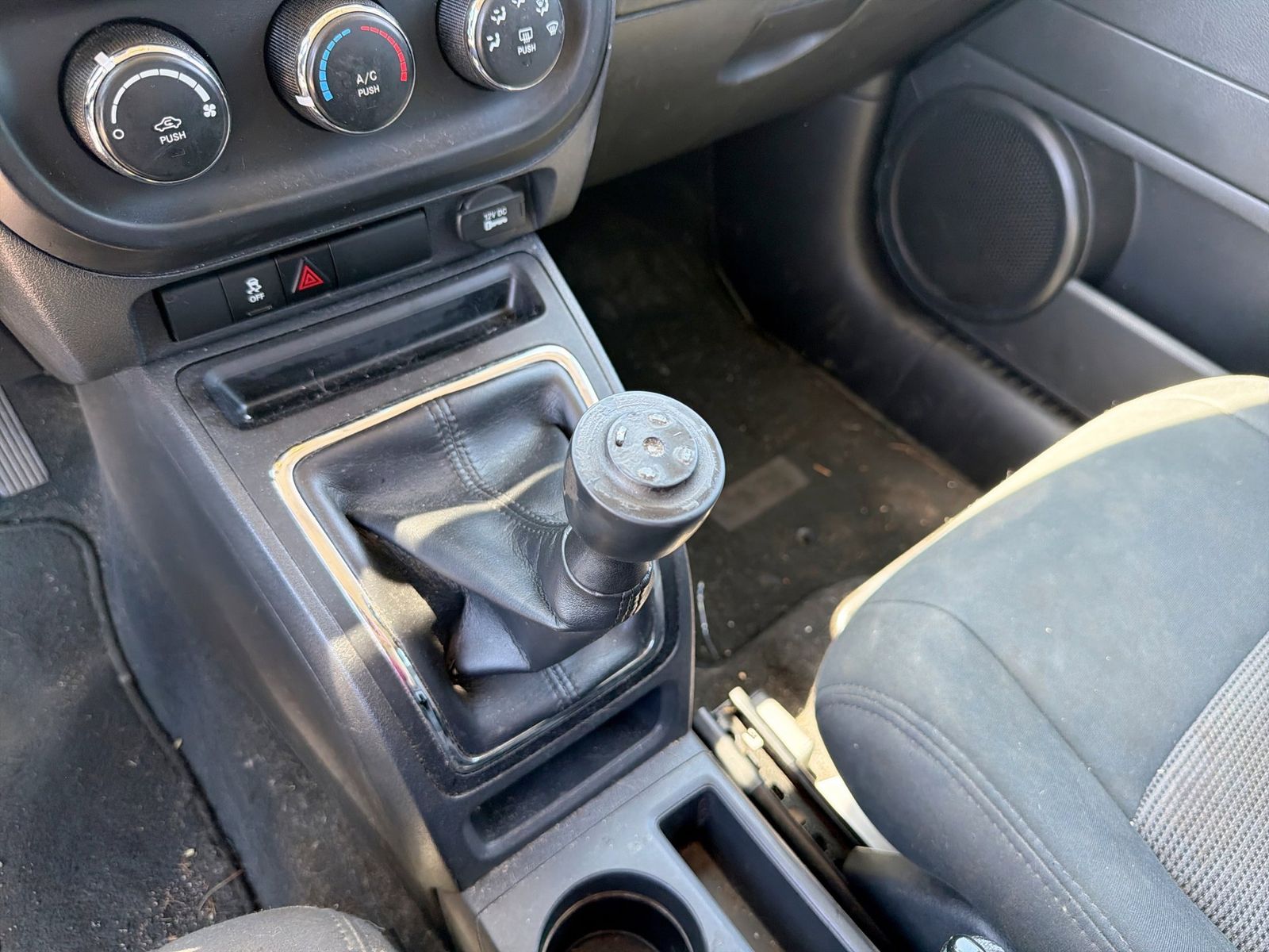 Thumbnail: 2012 Jeep Patriot - 9