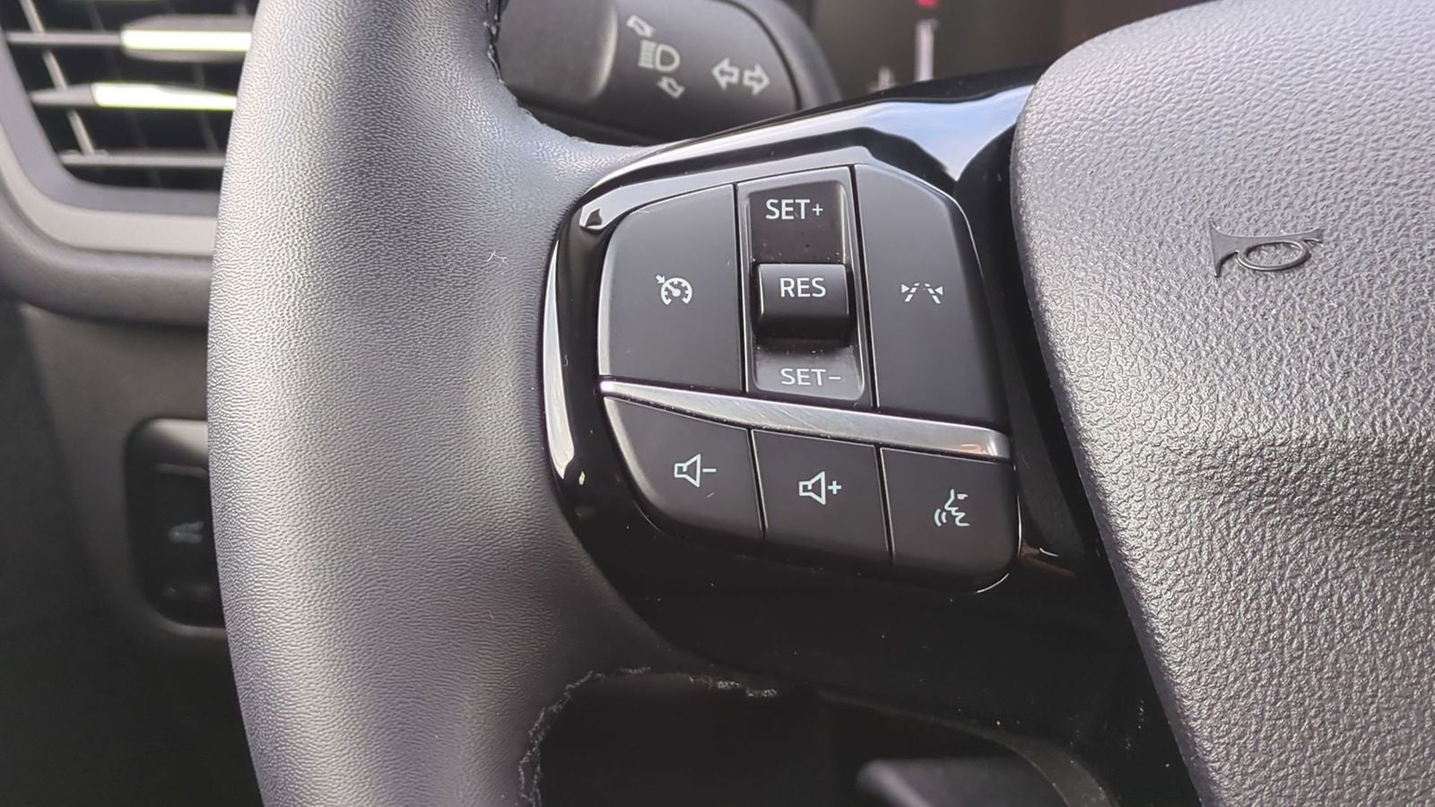 Thumbnail: 2023 Ford Escape - 24