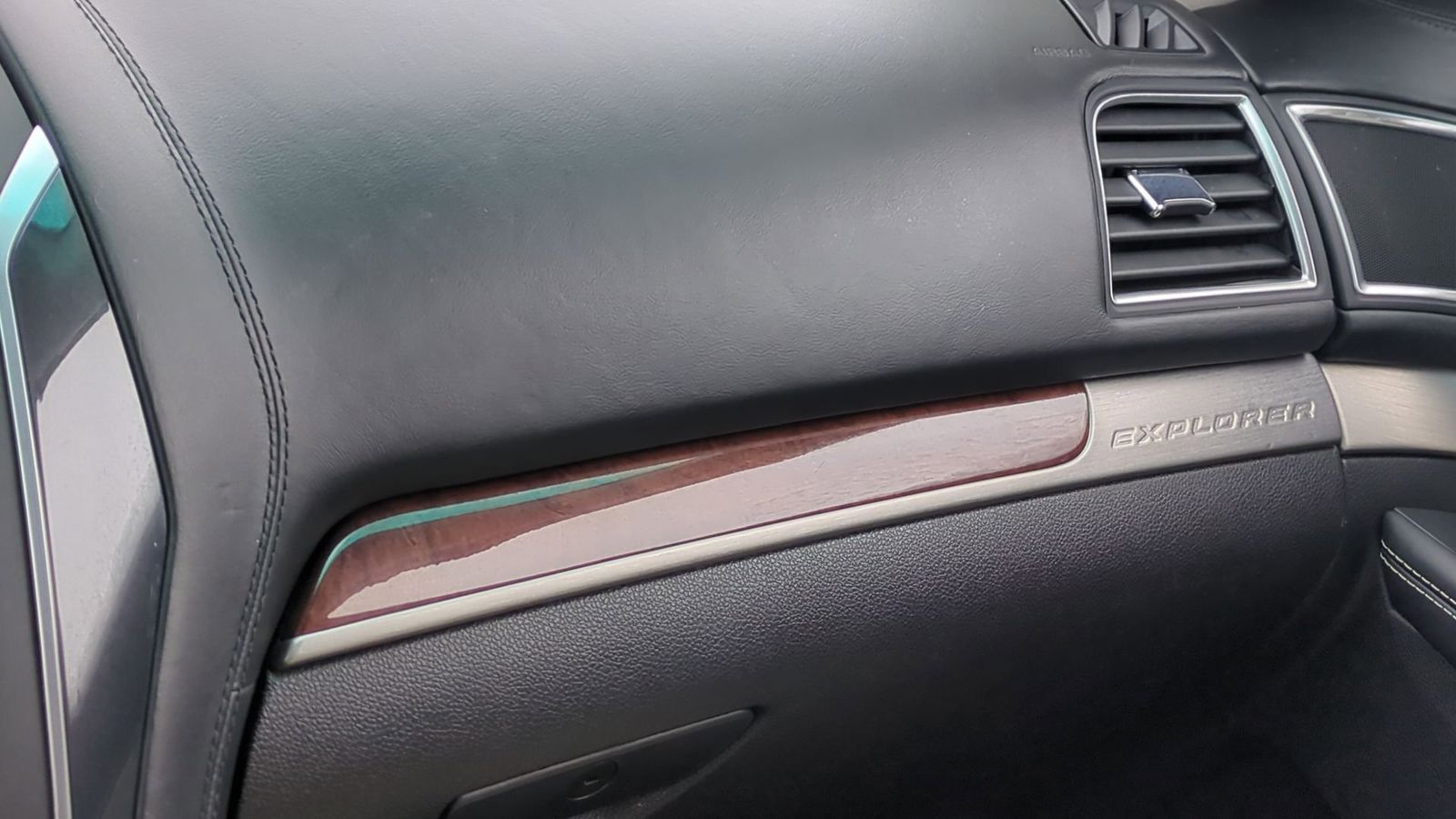 Thumbnail: 2016 Ford Explorer - 34