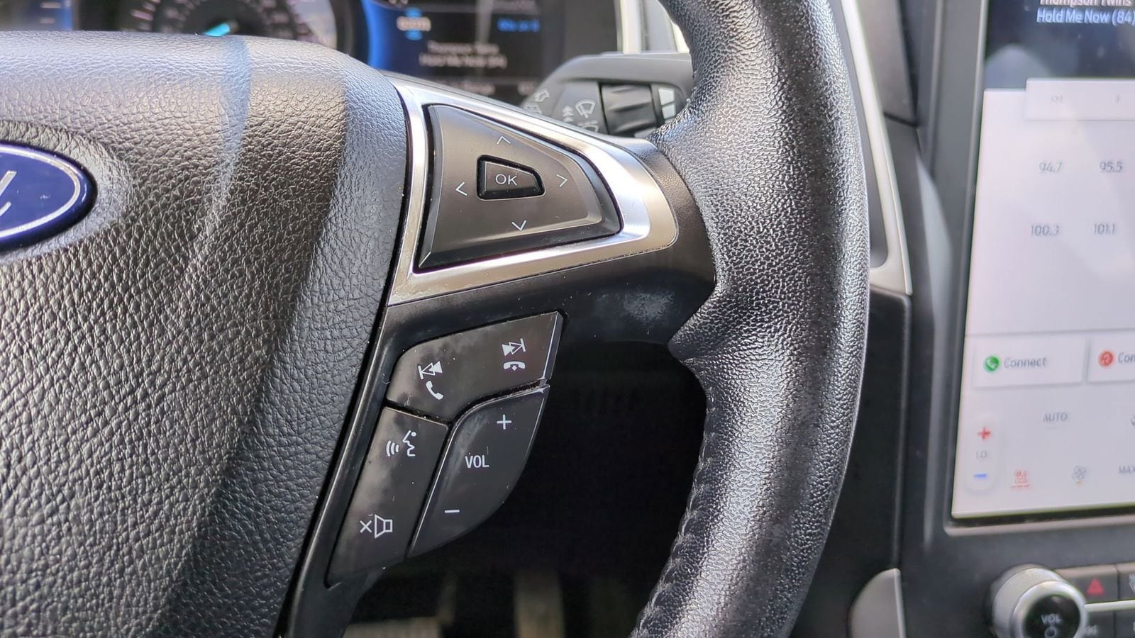 Thumbnail: 2021 Ford Edge - 24