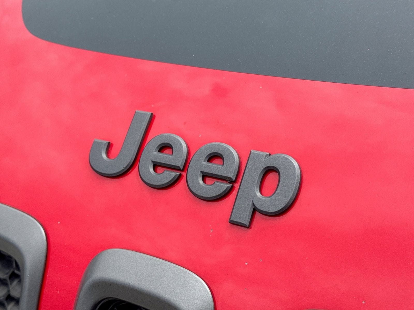 Thumbnail: 2018 Jeep Cherokee - 12