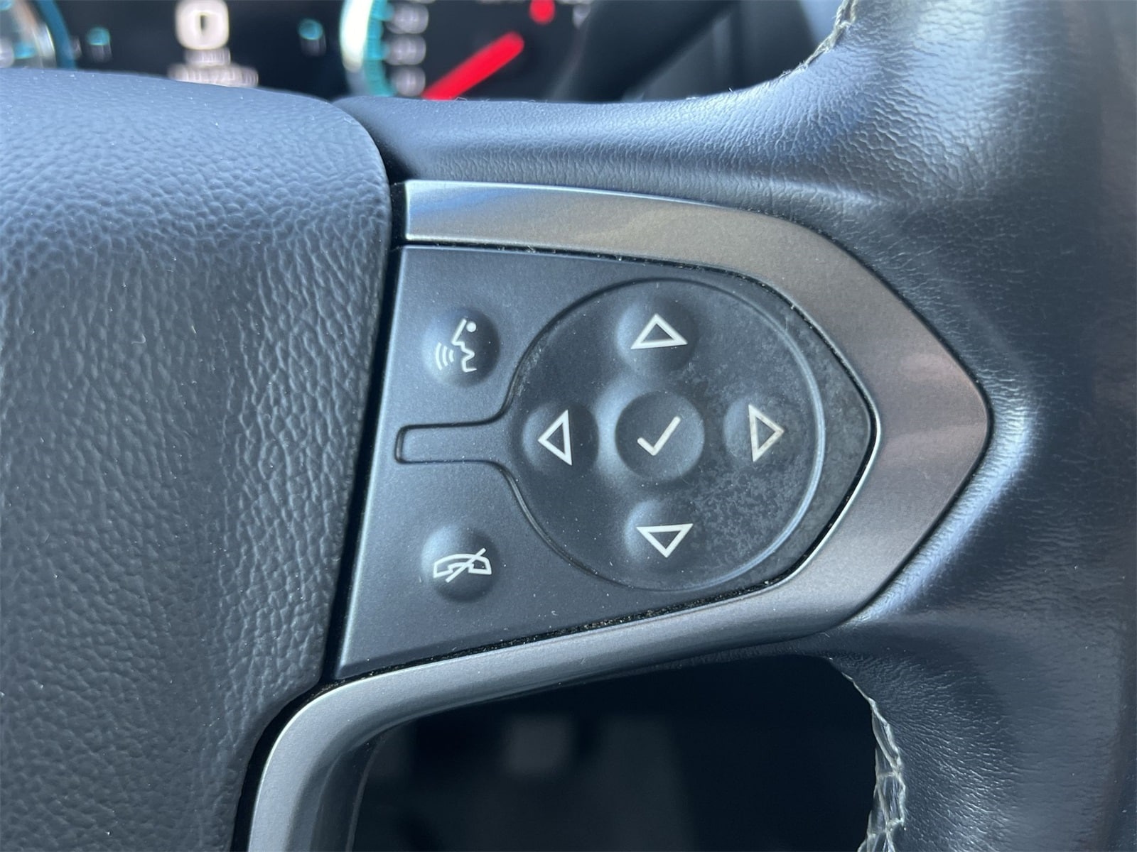 Thumbnail: 2019 Chevrolet Suburban - 25