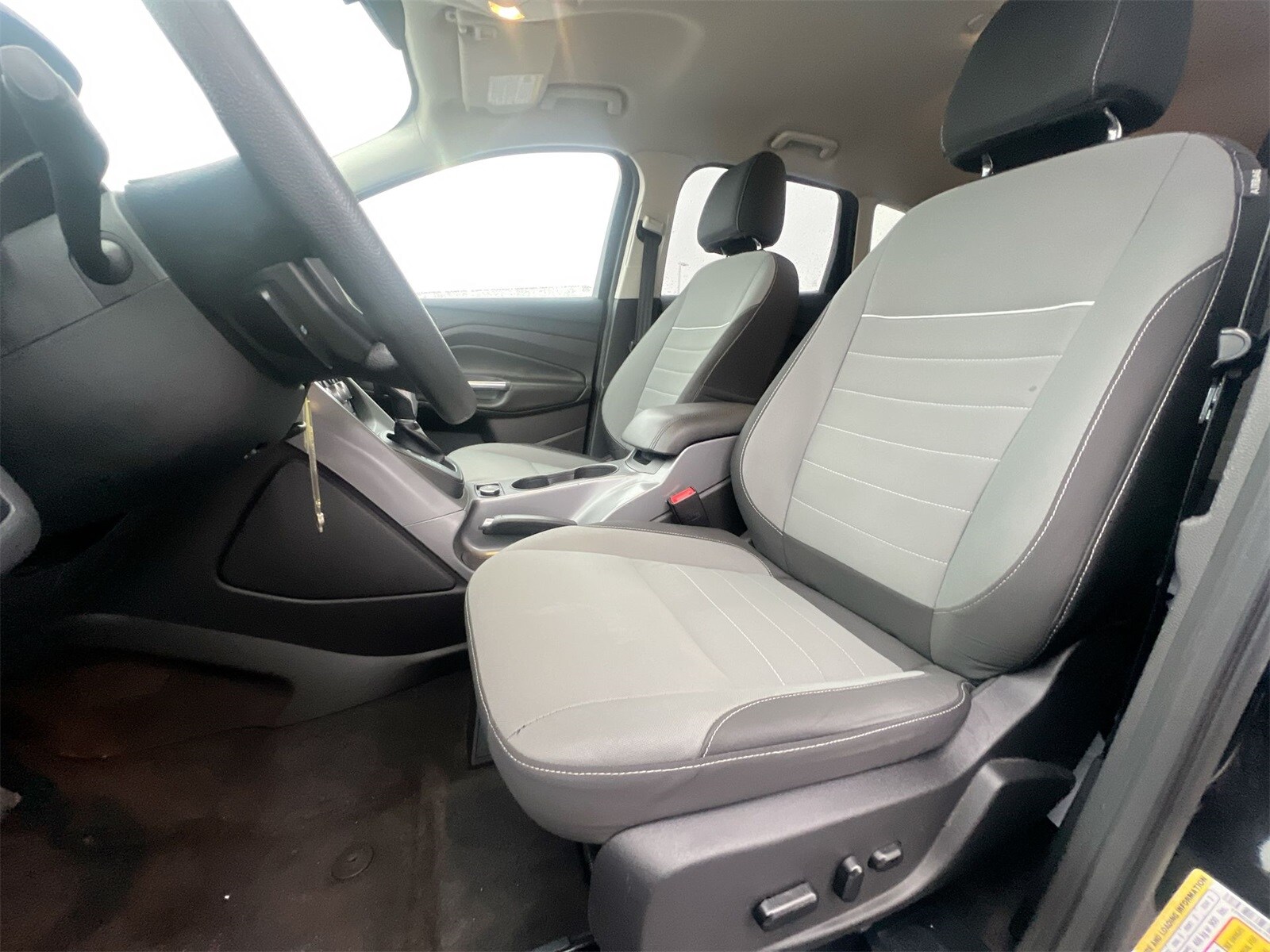 Thumbnail: 2015 Ford Escape - 16