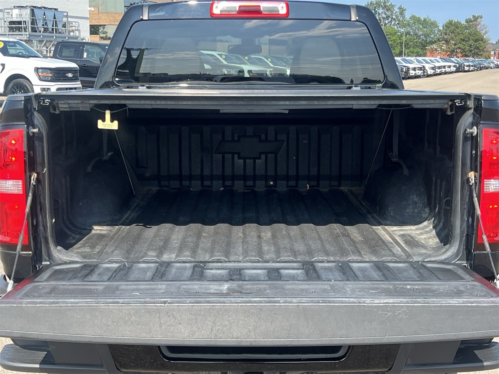 Thumbnail: 2017 Chevrolet Colorado - 33