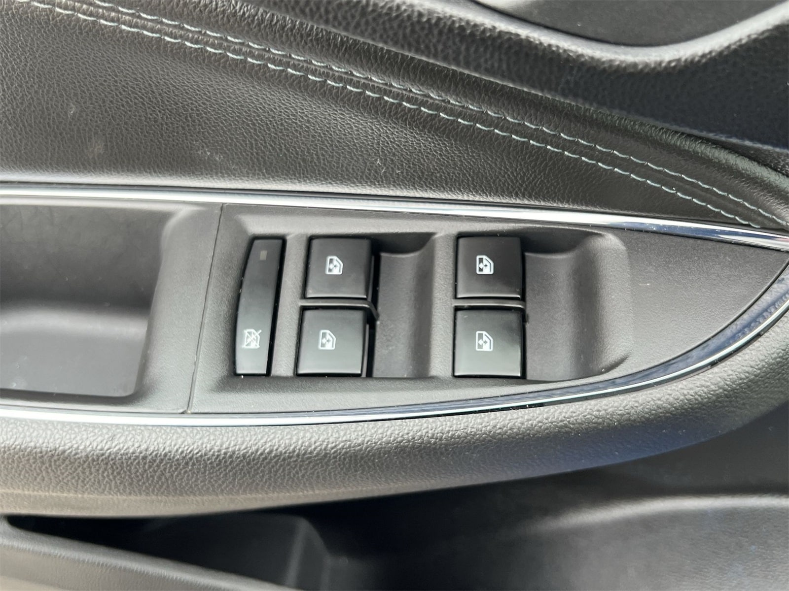 Thumbnail: 2017 Chevrolet Cruze - 18