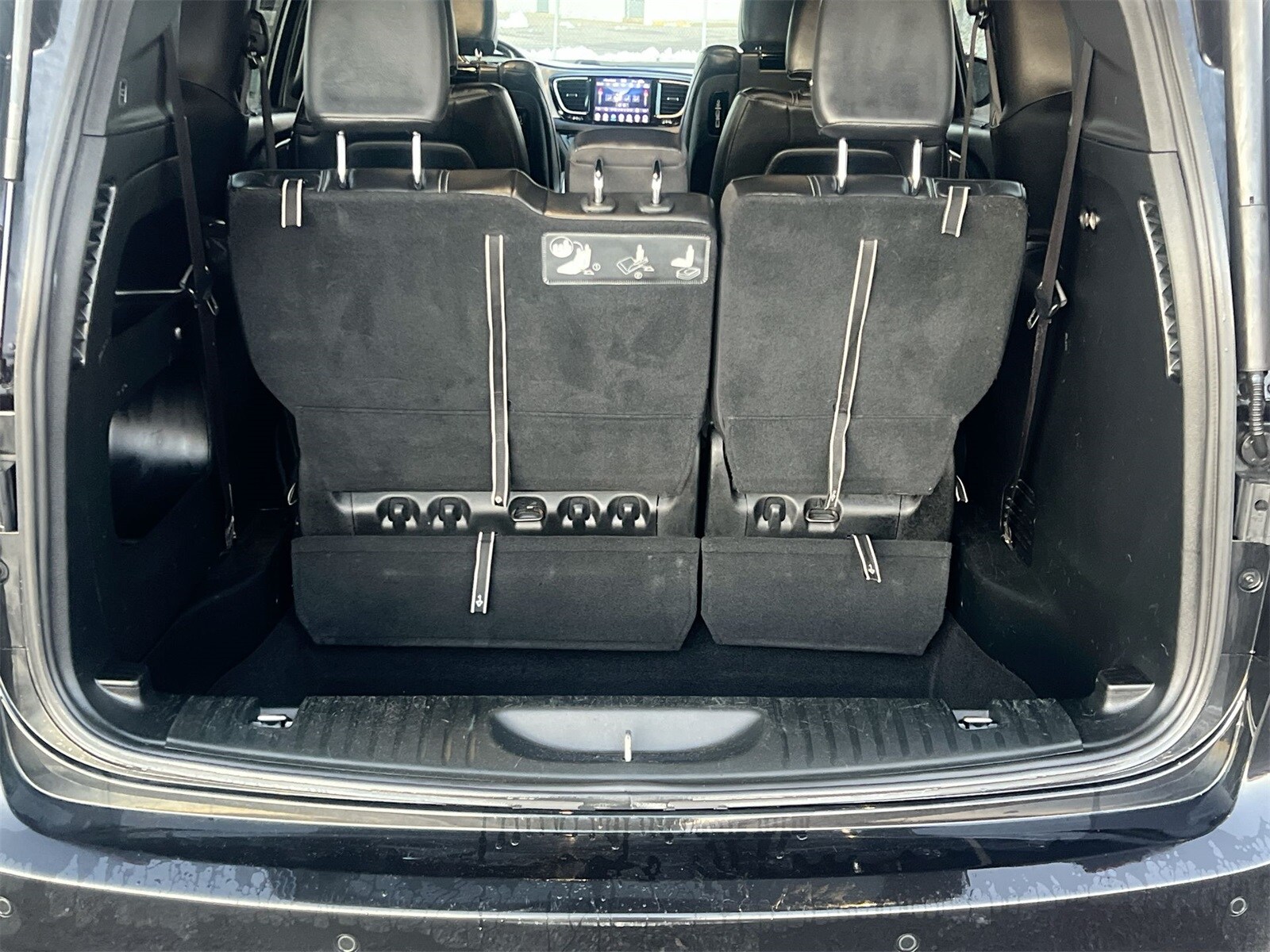 Thumbnail: 2018 Chrysler Pacifica - 33