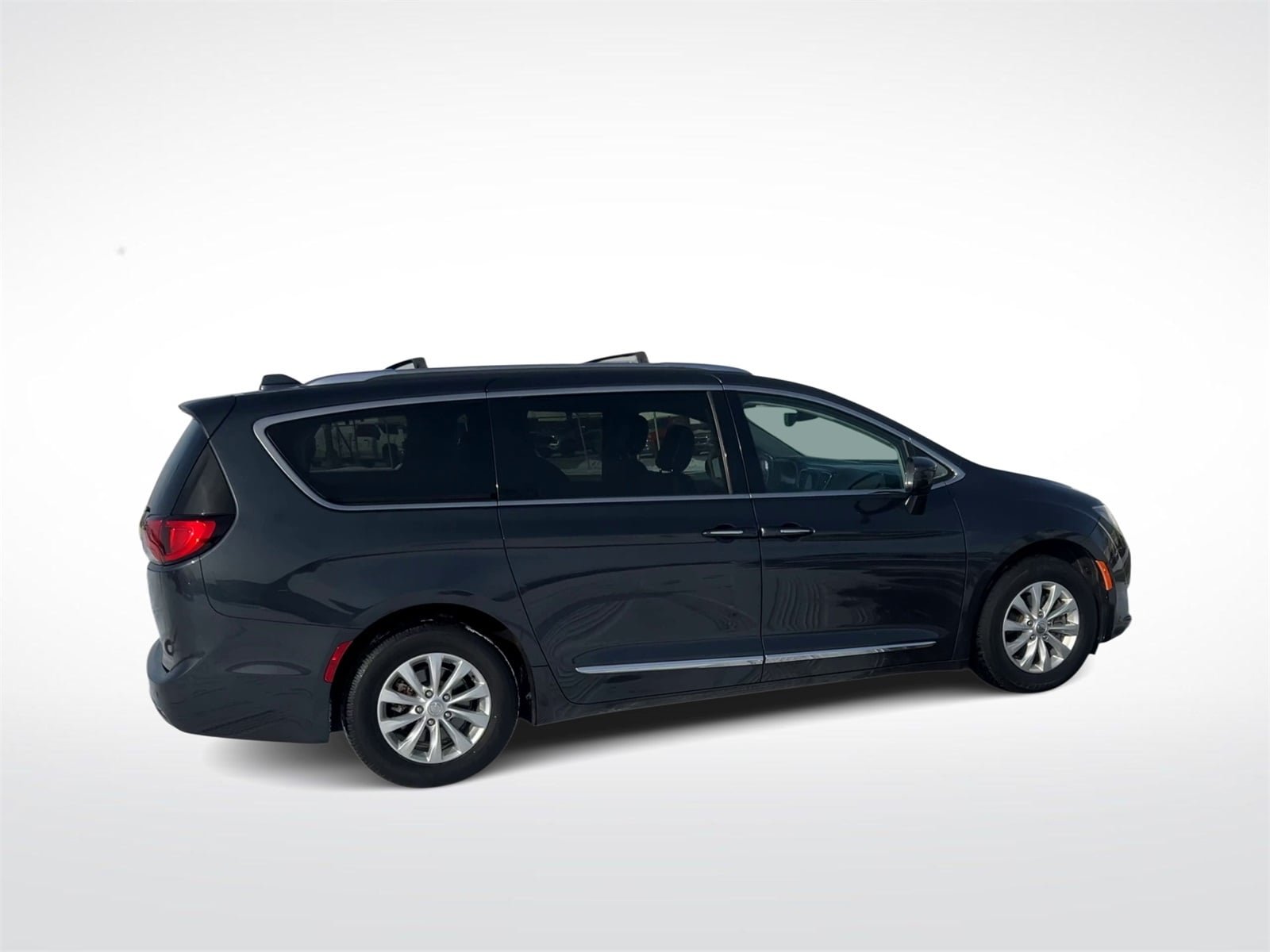 Thumbnail: 2019 Chrysler Pacifica - 9