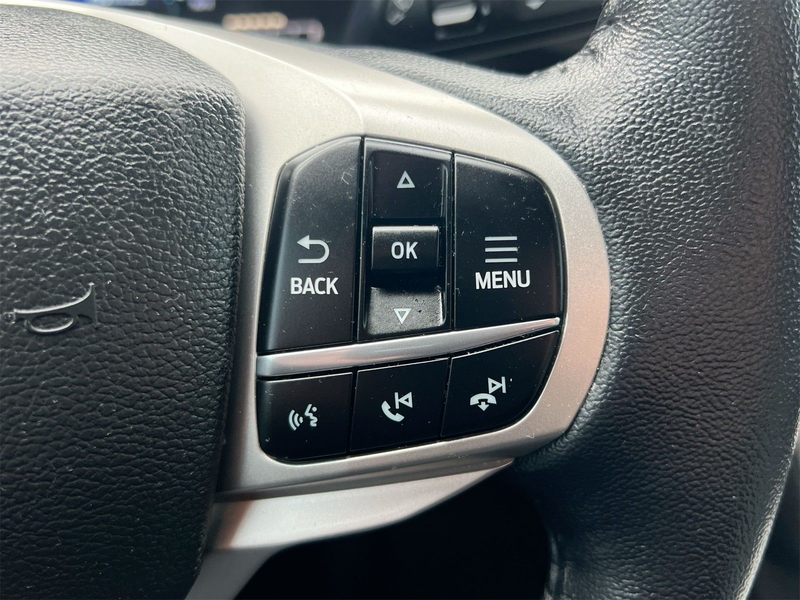 Thumbnail: 2023 Ford Explorer - 25