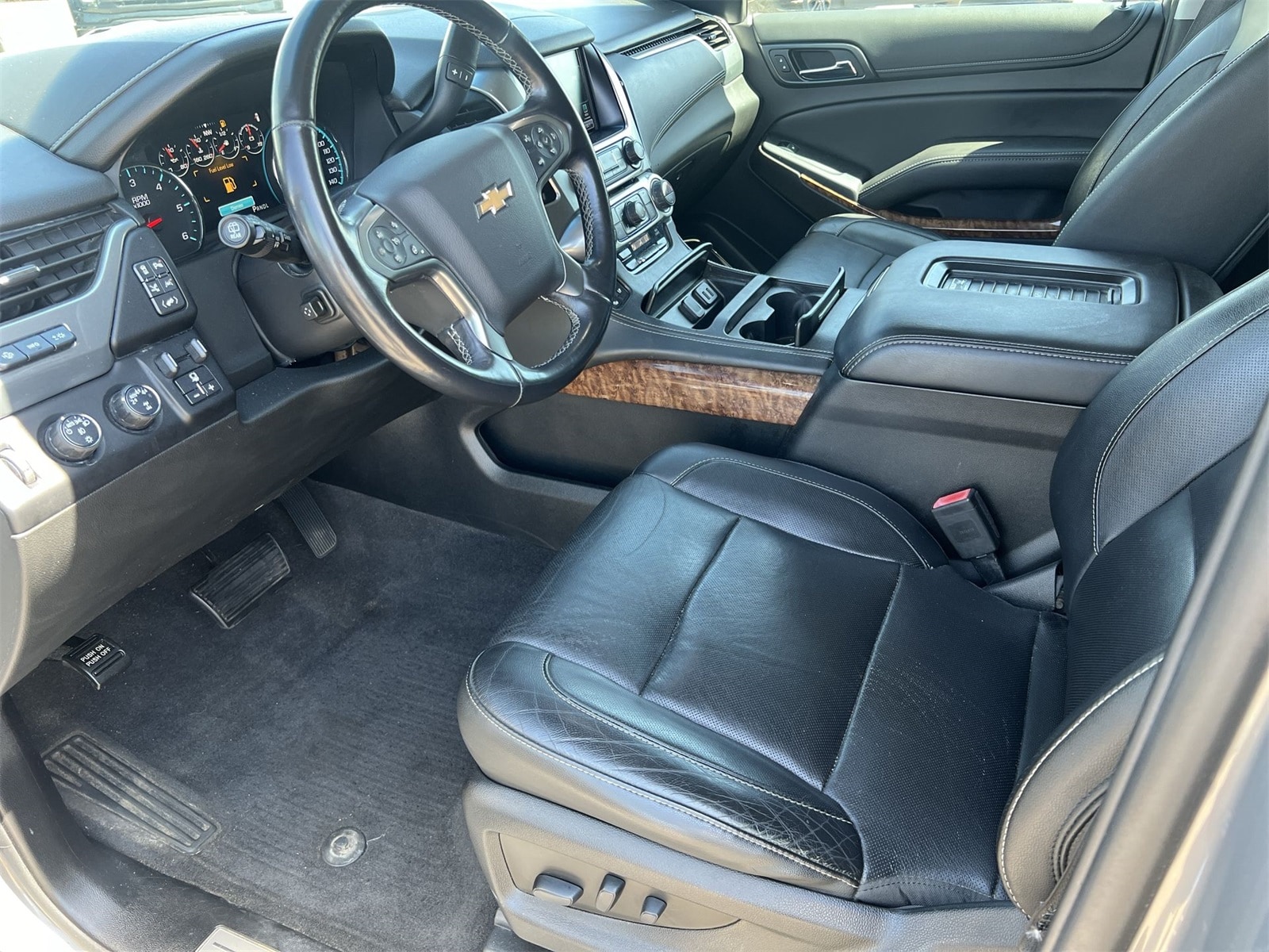 Thumbnail: 2019 Chevrolet Suburban - 10