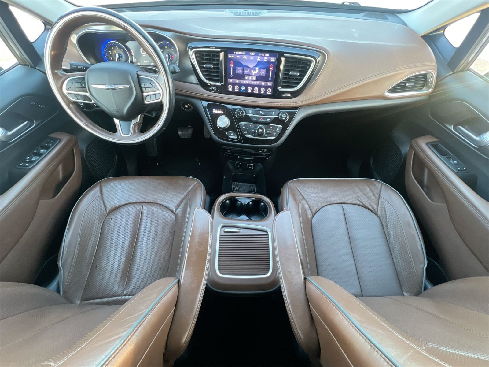 Thumbnail: 2018 Chrysler Pacifica - 15