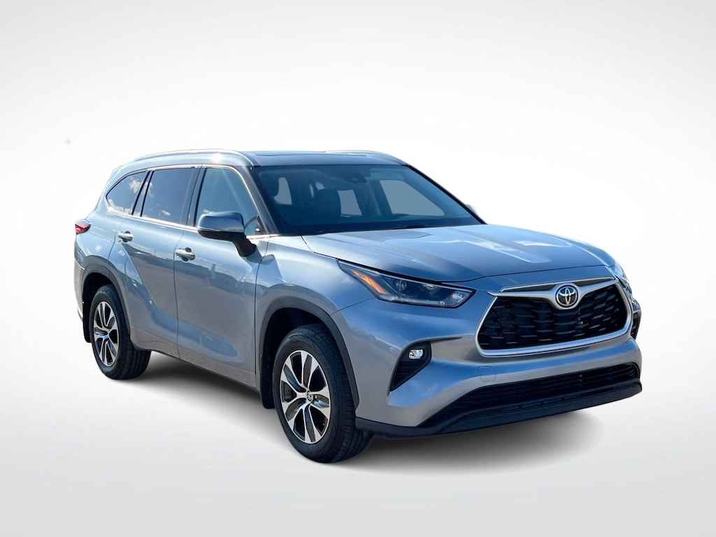 Used 2021 Toyota Highlander XLE SUV