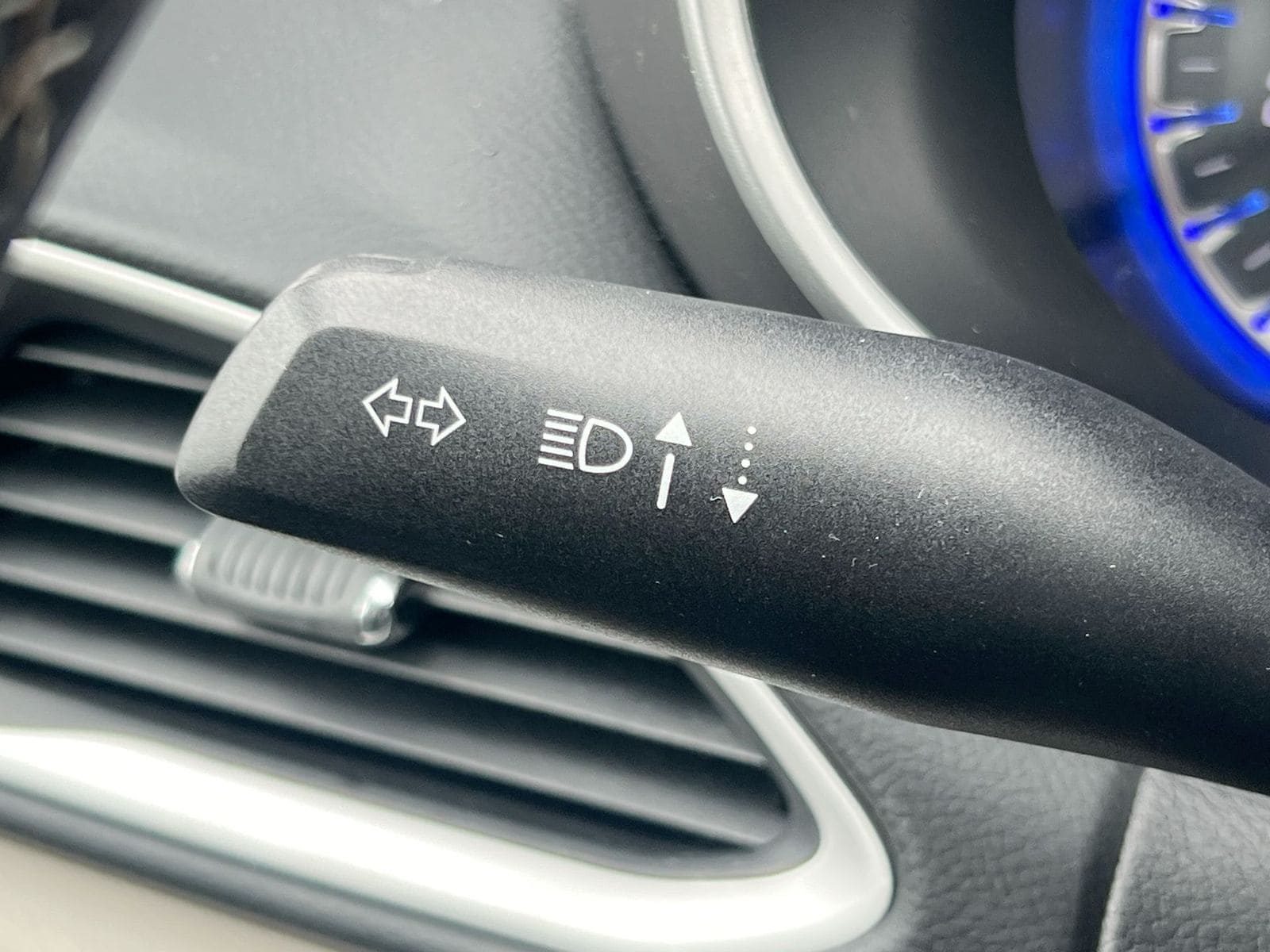 Thumbnail: 2023 Chrysler Pacifica - 26