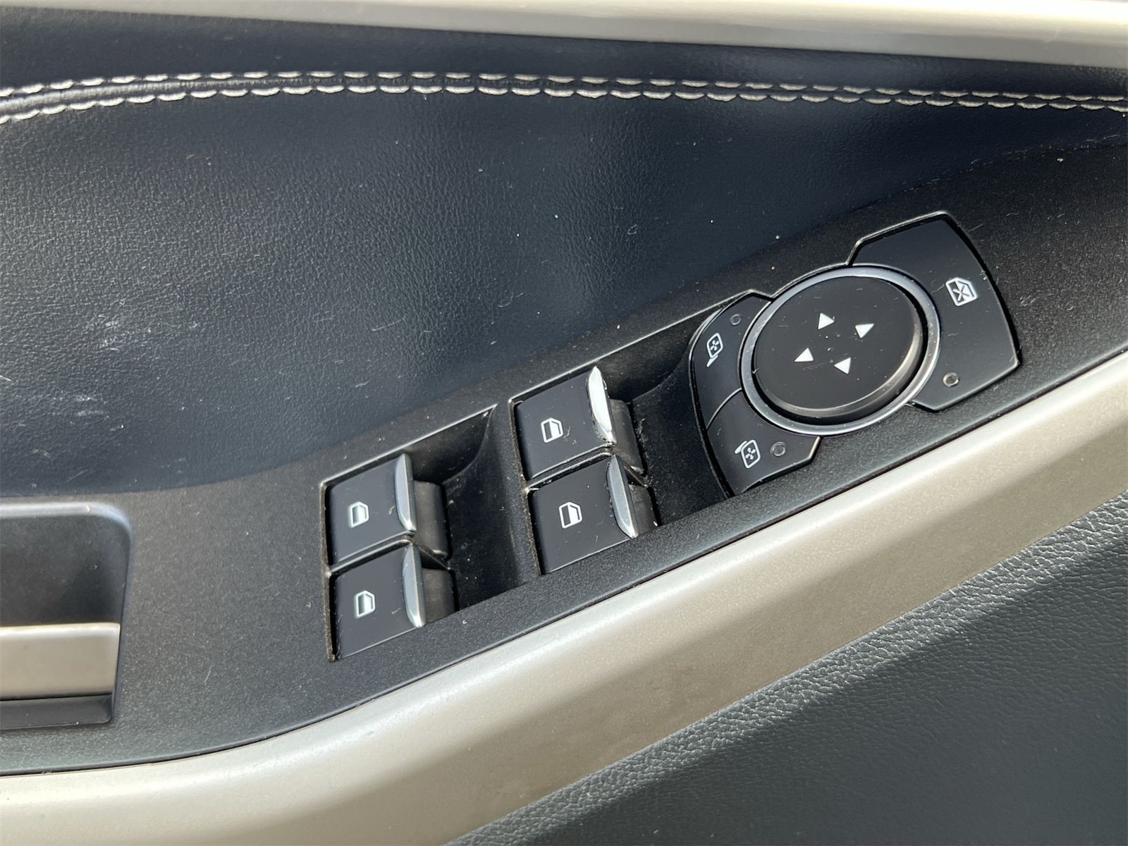 Thumbnail: 2022 Ford Explorer - 18