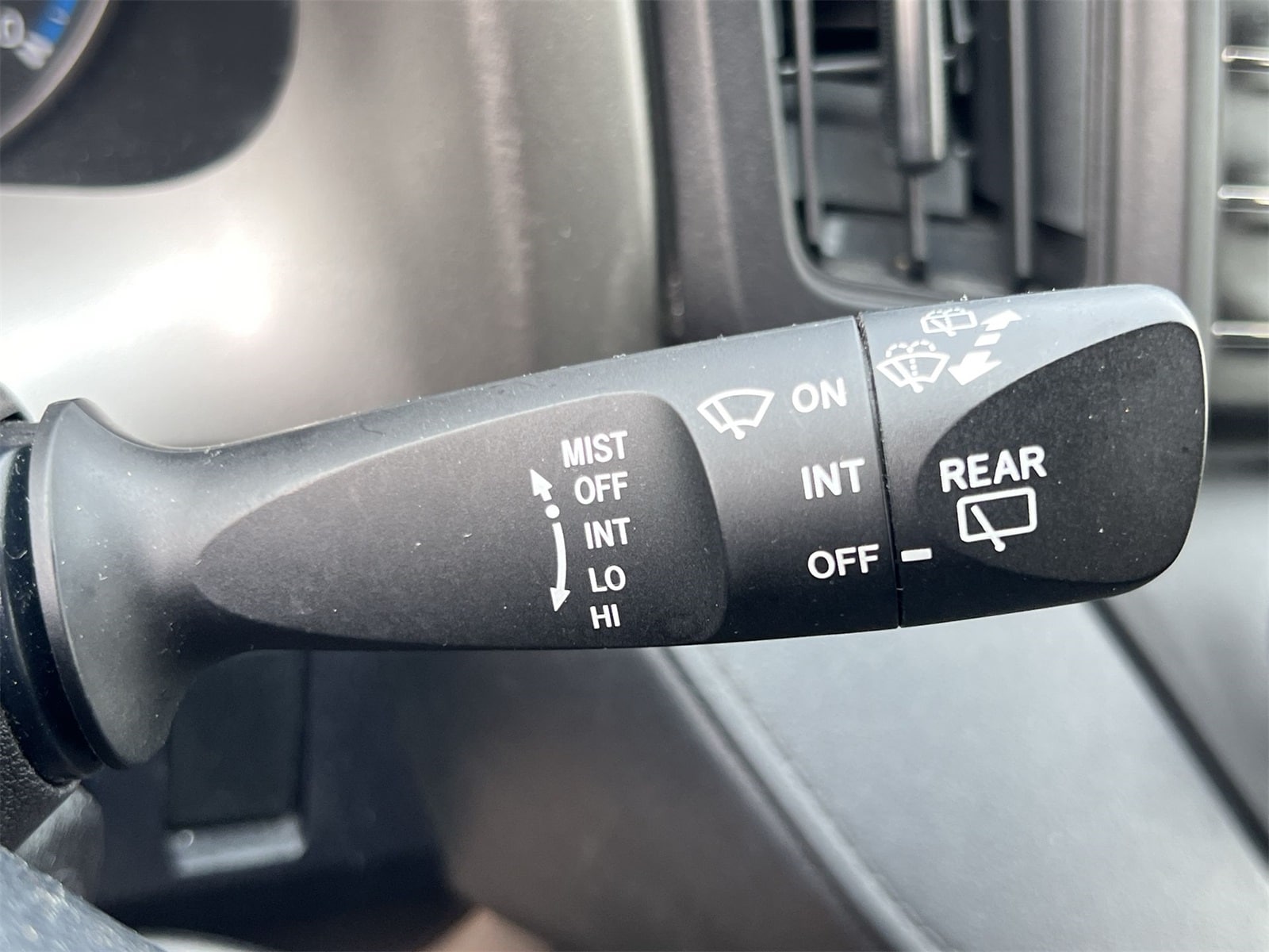 Thumbnail: 2017 Toyota RAV4 - 25