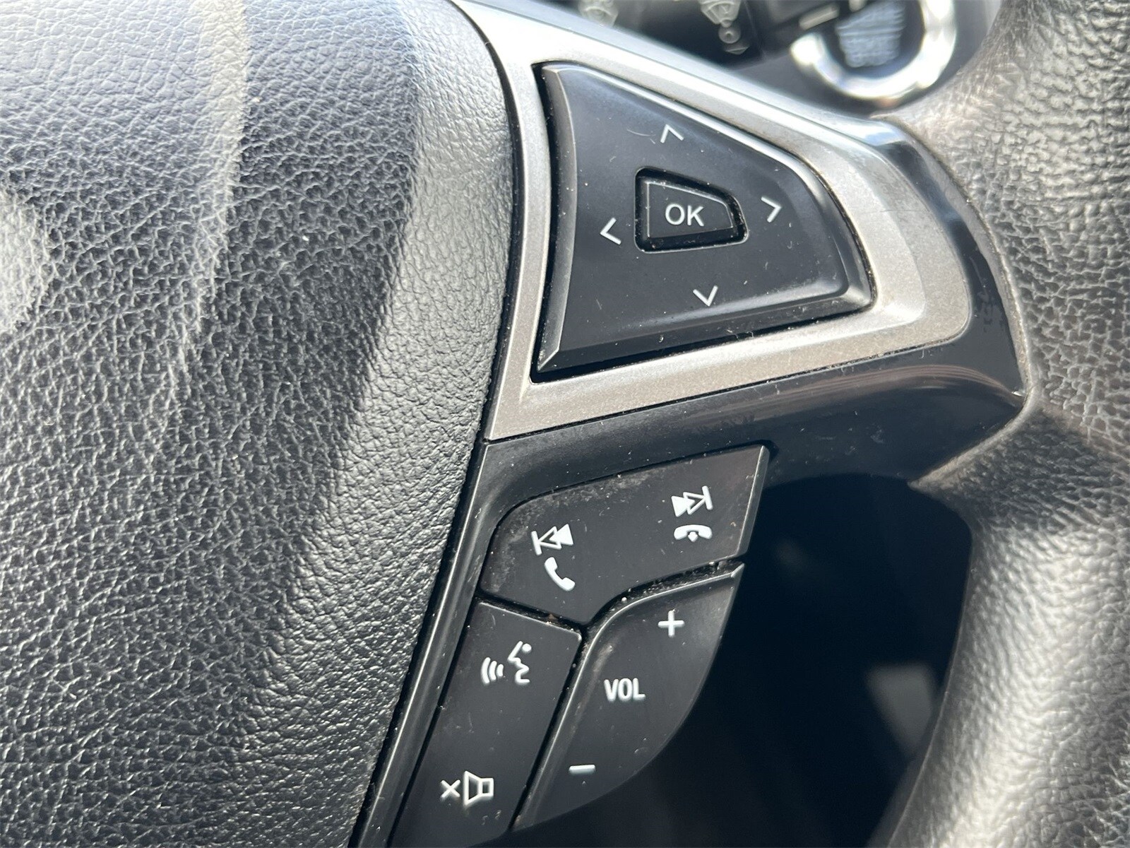 Thumbnail: 2020 Ford Fusion - 25