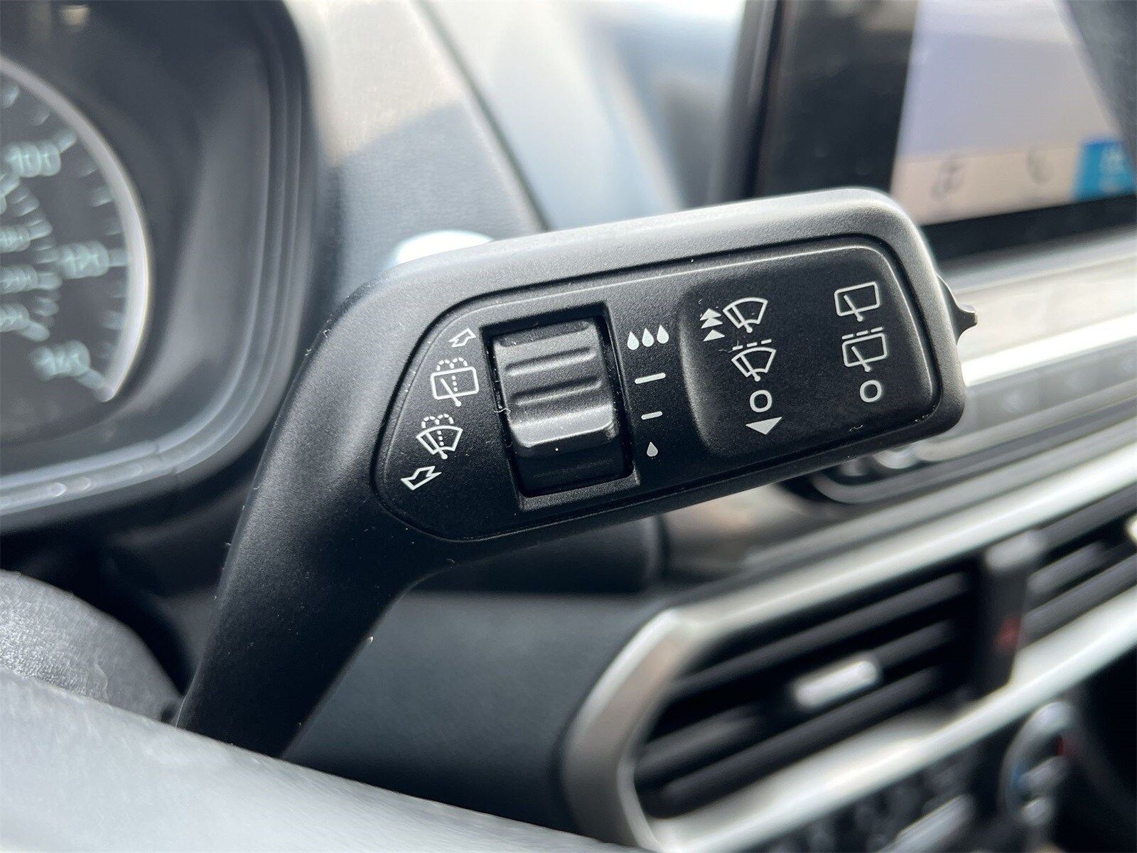 2018 Ford EcoSport SE 28