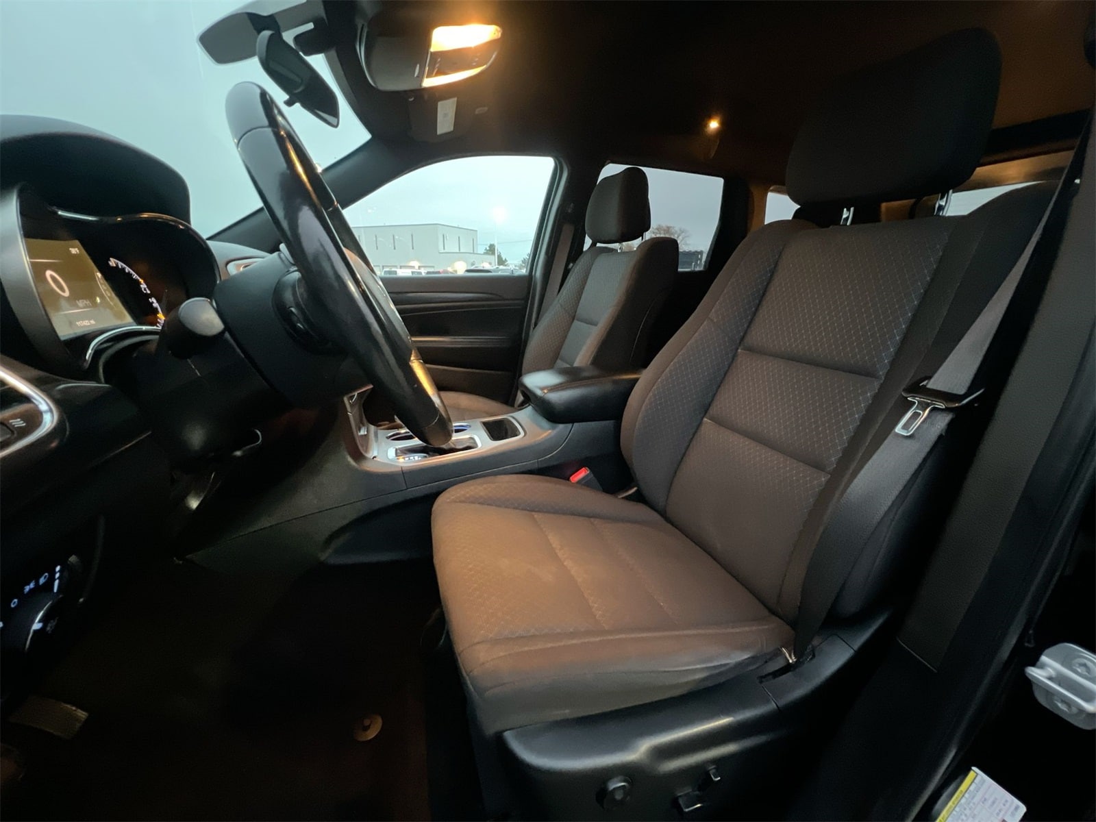 Thumbnail: 2020 Jeep Grand Cherokee - 16