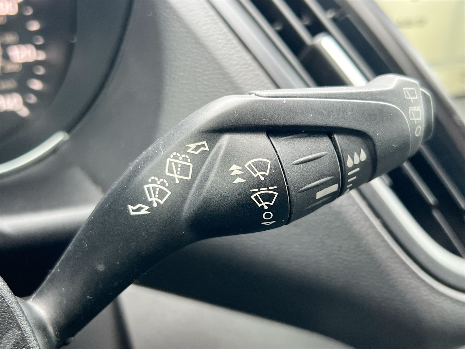 Thumbnail: 2019 Ford Escape - 25