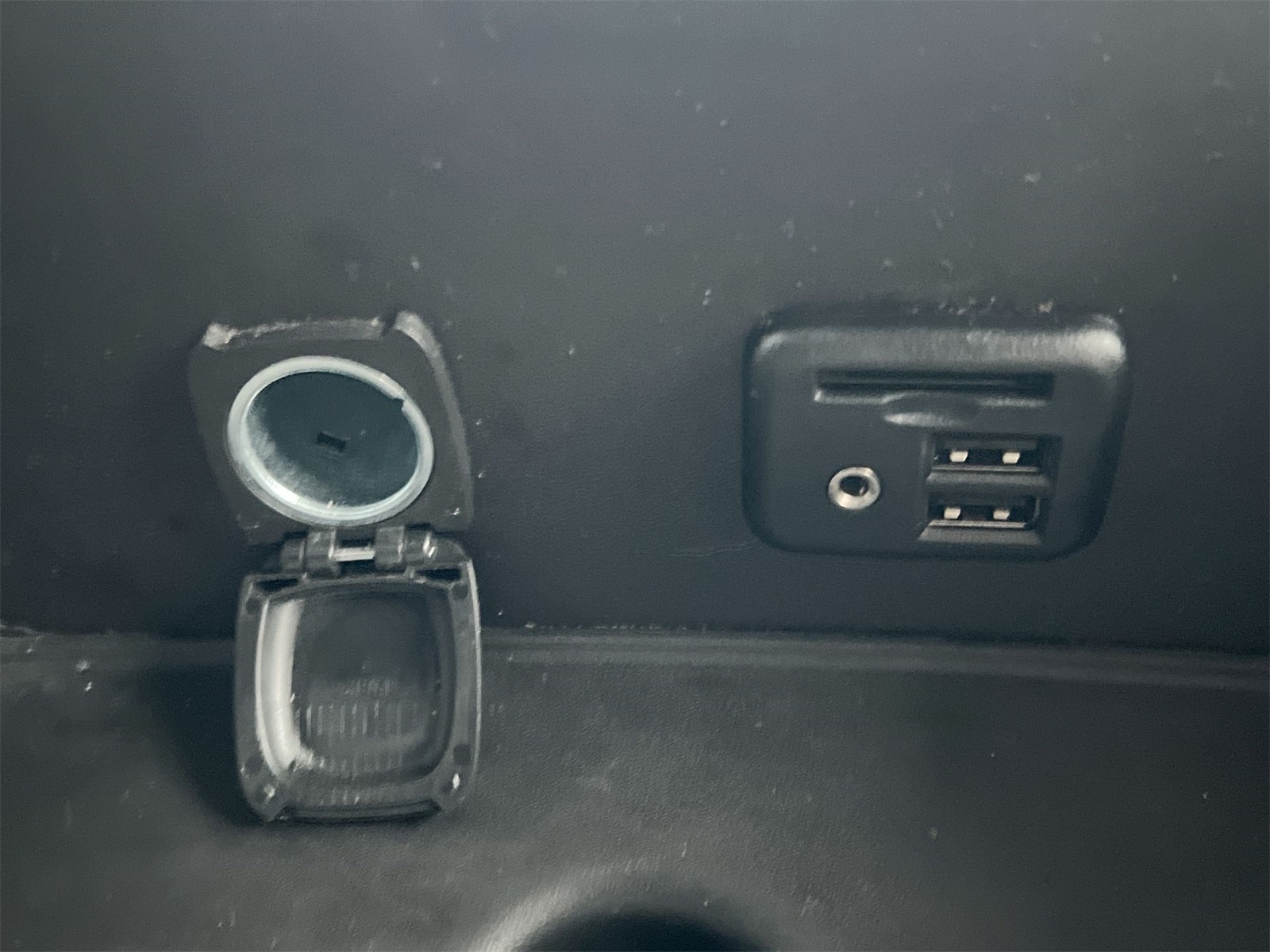 Thumbnail: 2014 Chevrolet Silverado 1500 - 30