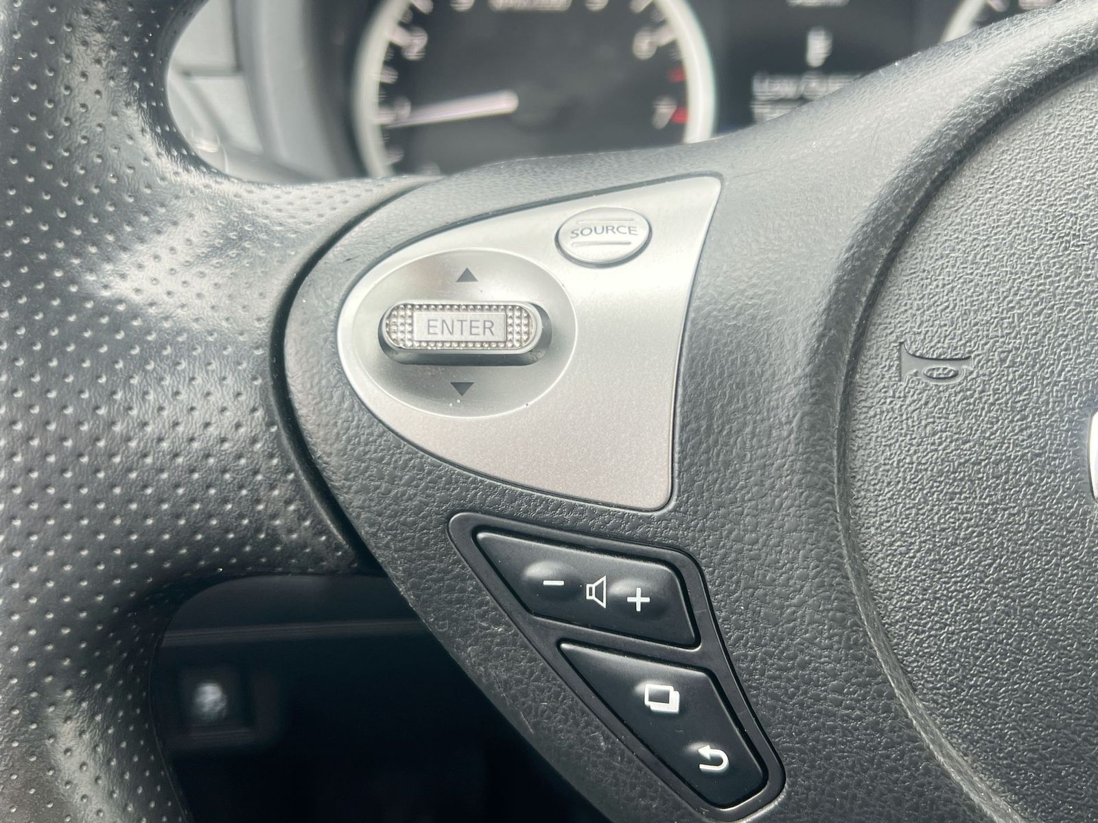 Thumbnail: 2019 Nissan Sentra - 24