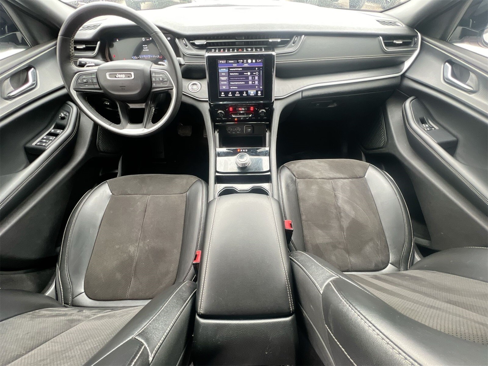 Thumbnail: 2023 Jeep Grand Cherokee - 15
