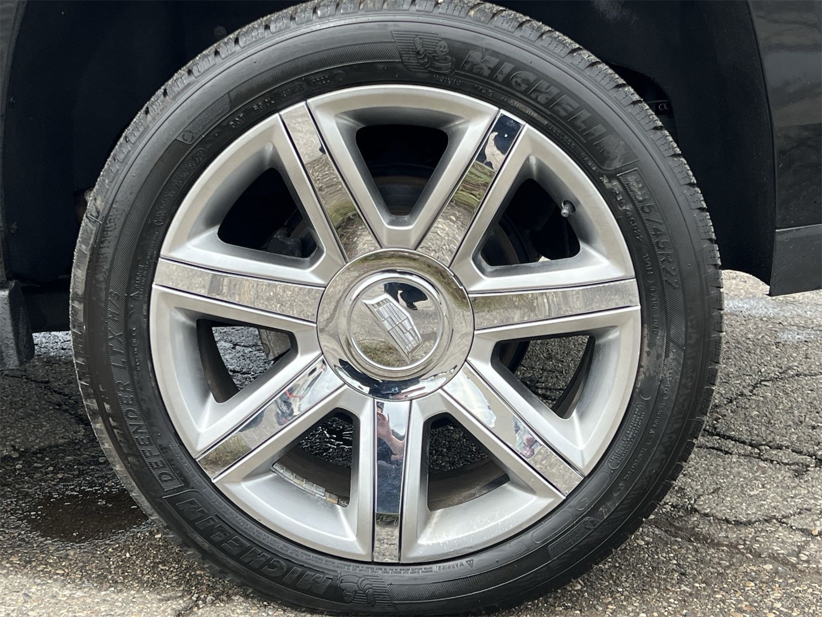 Thumbnail: 2018 Cadillac Escalade - 15