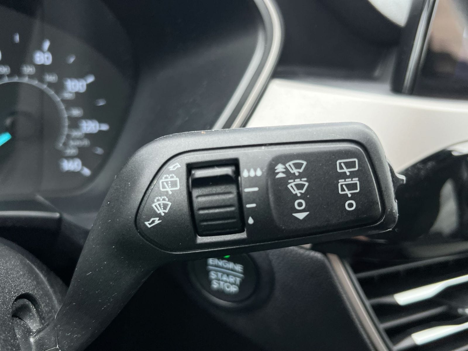 Thumbnail: 2022 Ford Escape - 25