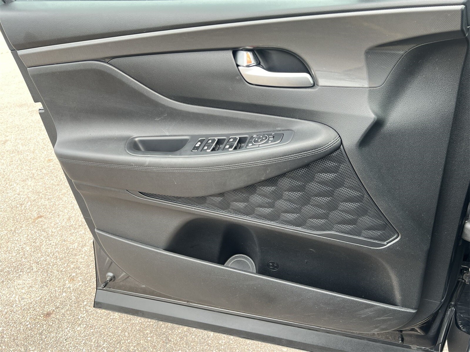 Thumbnail: 2023 Hyundai Santa Fe - 31