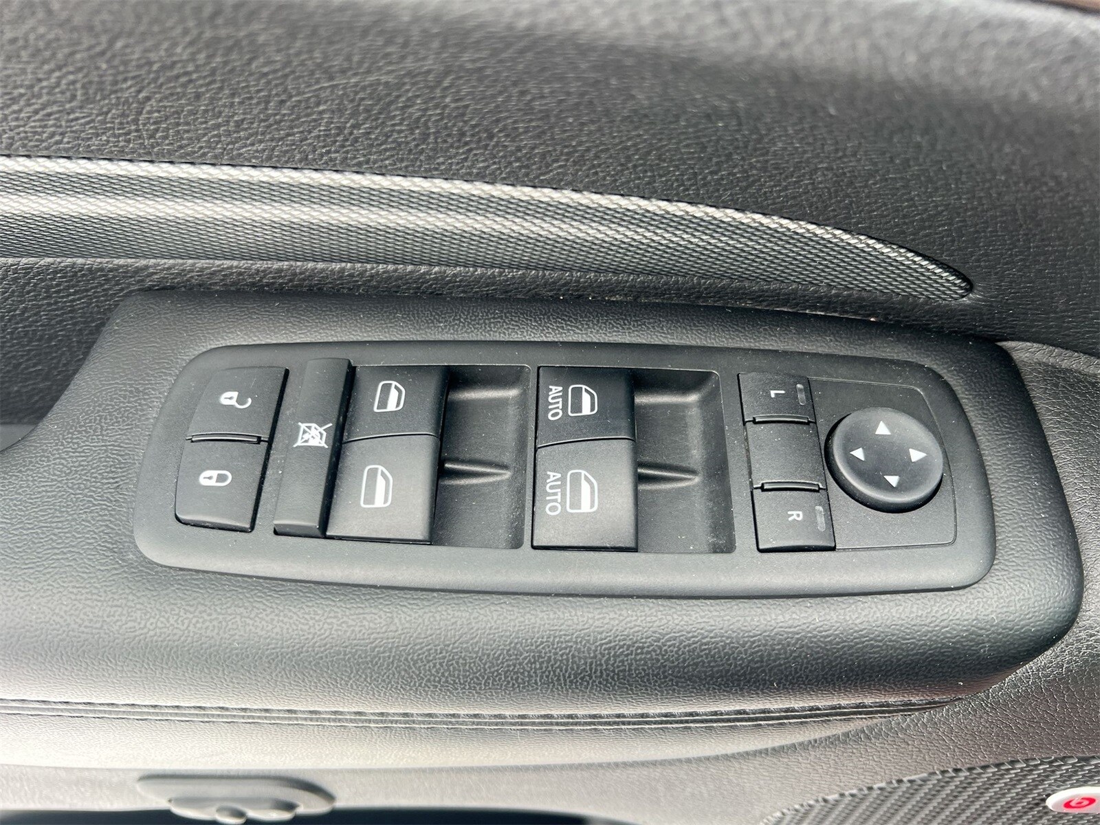 Thumbnail: 2018 Dodge Durango - 17