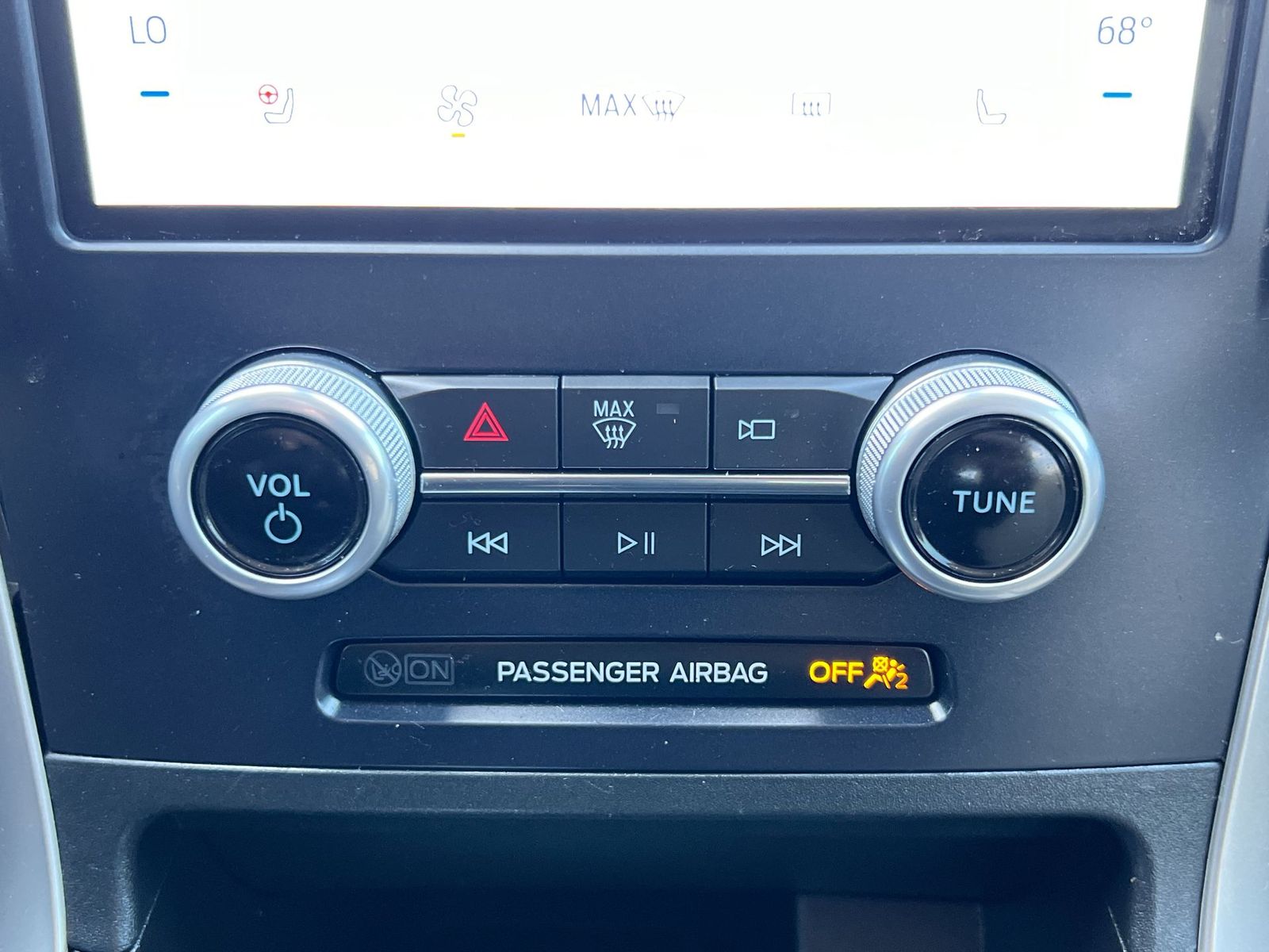 Thumbnail: 2023 Ford Edge - 28