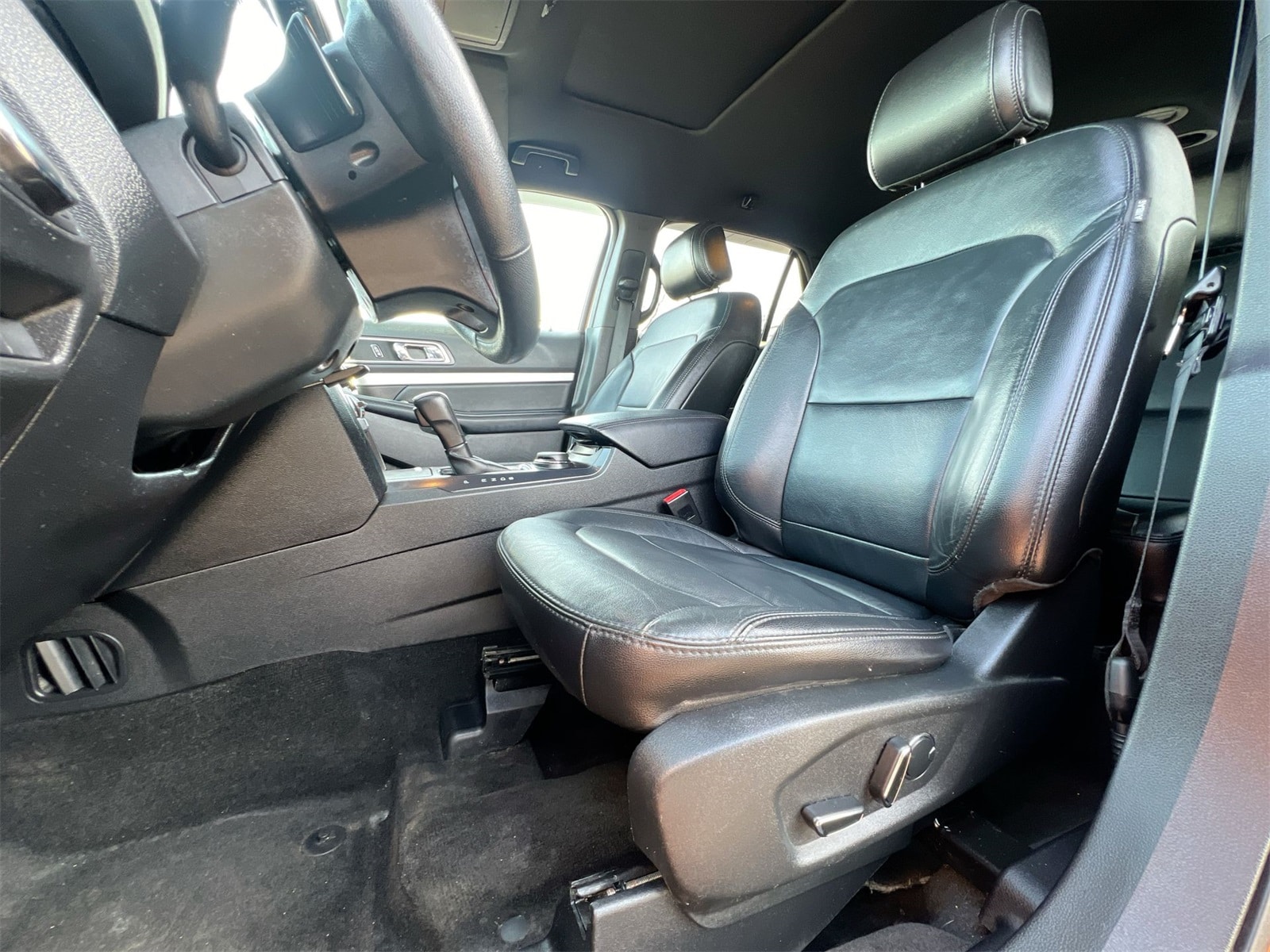 Thumbnail: 2017 Ford Explorer - 16